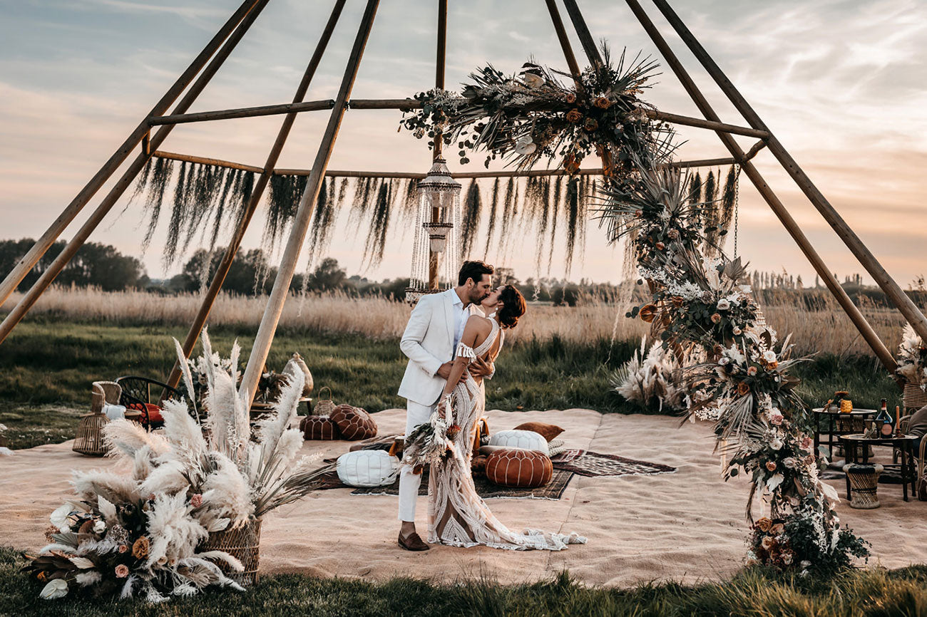 Seashells and Silk: Find Your Fairy Tale Beach Wedding Dress - Velo Bianco