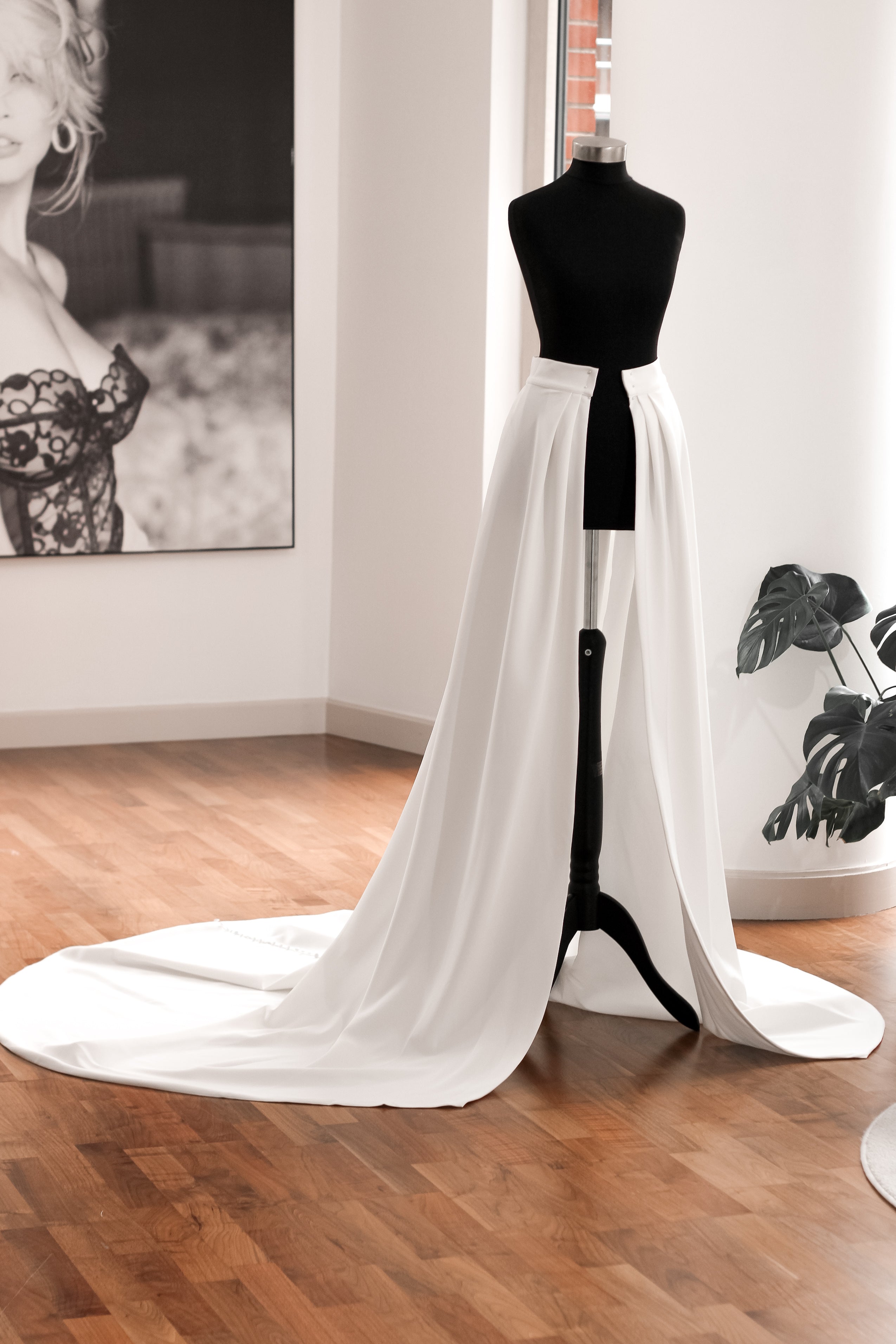 Luxury Detachable Crepe Overskirt - Velo Bianco
