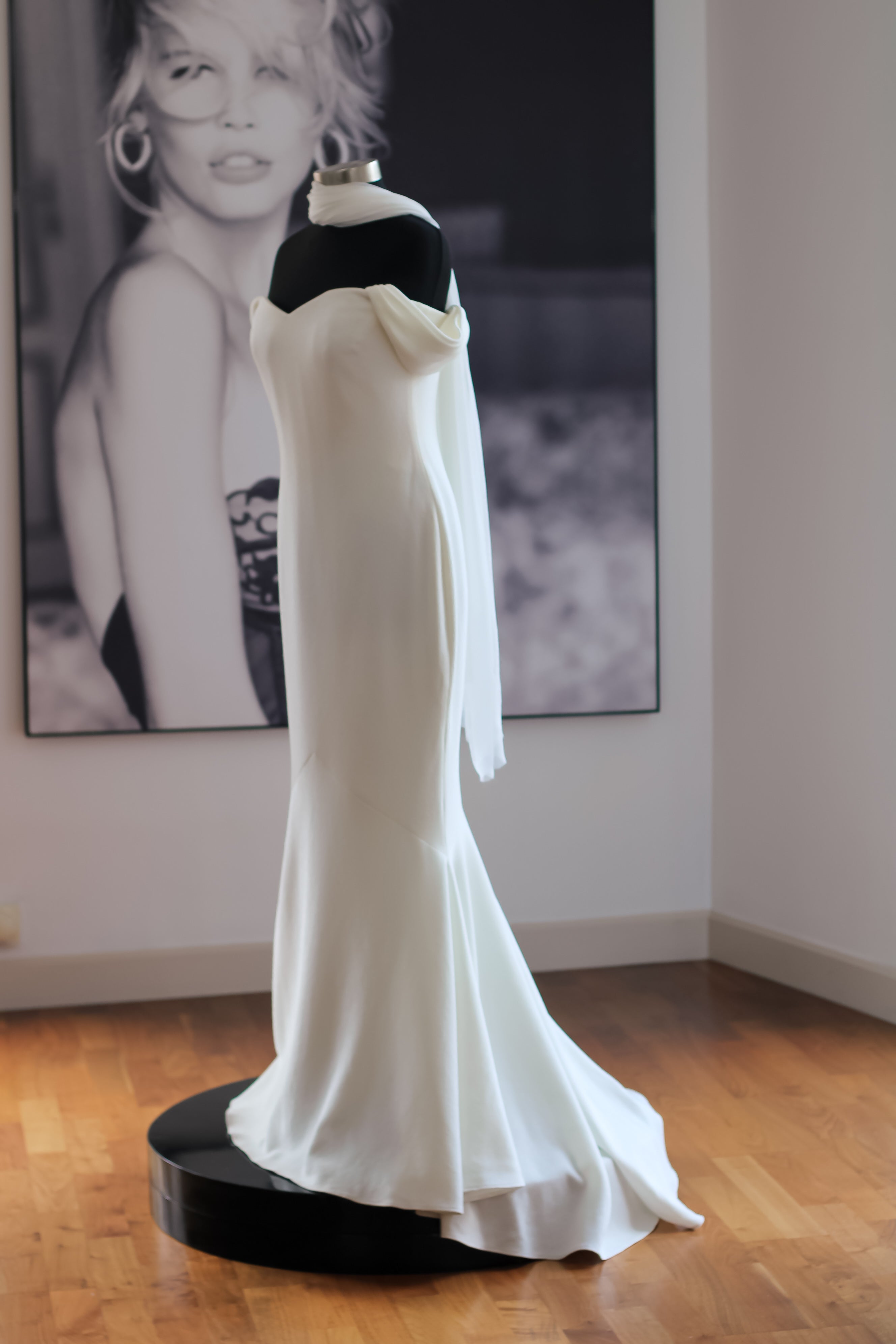 Pre-Loved Raciela ( Atelier Pronovias ) Wedding Dress