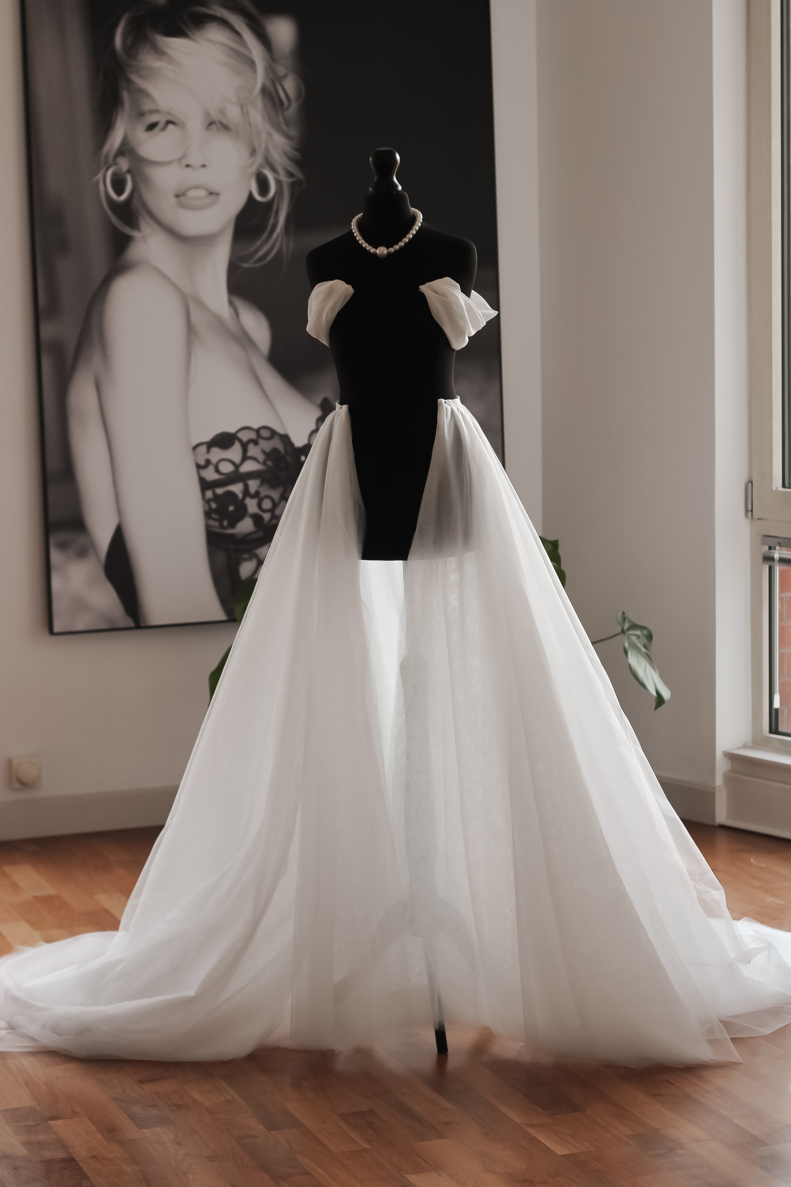 Extra Layered Tulle Overskirt - Velo Bianco