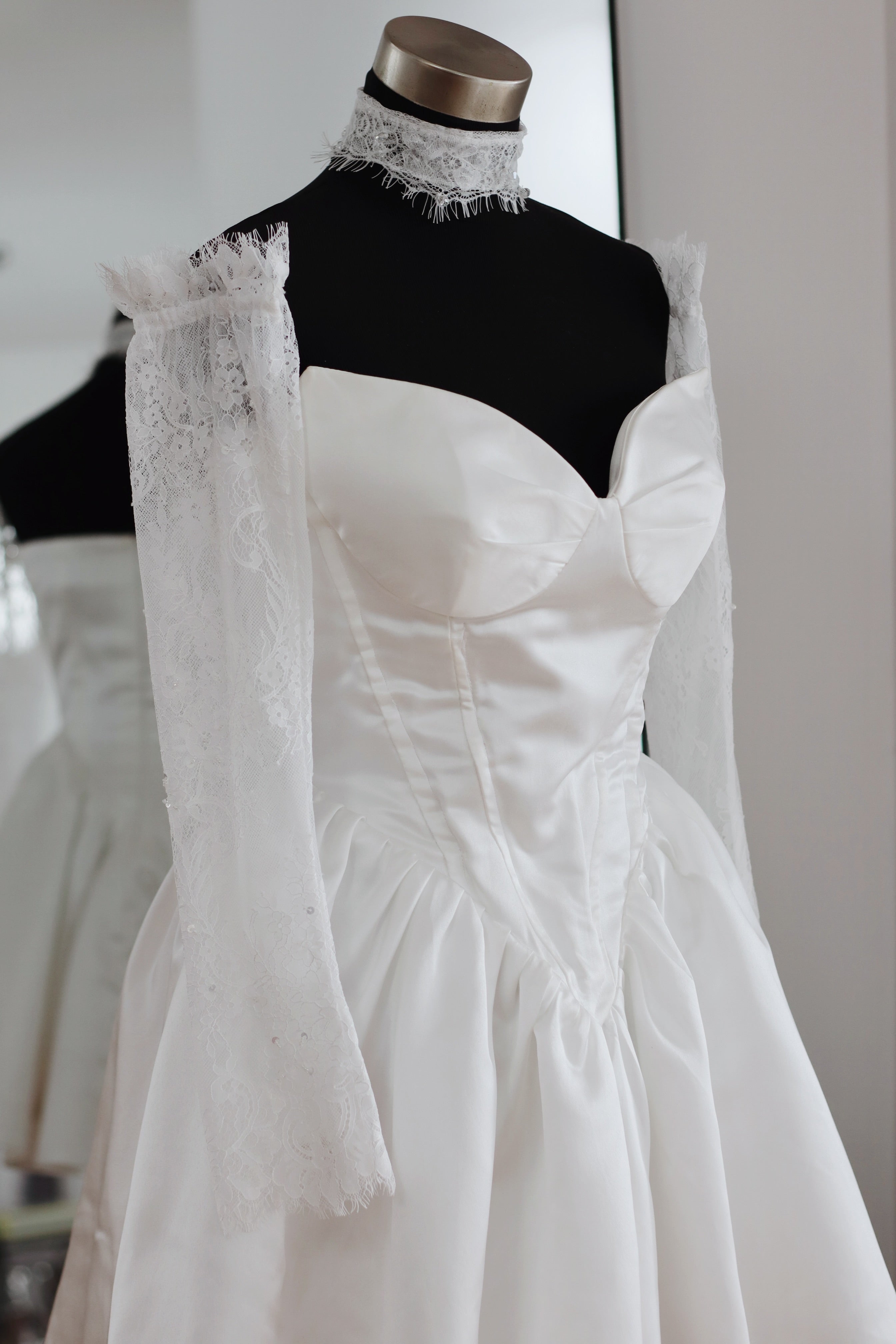 Luxury Detachable Lace Wedding Sleeves with Sequins