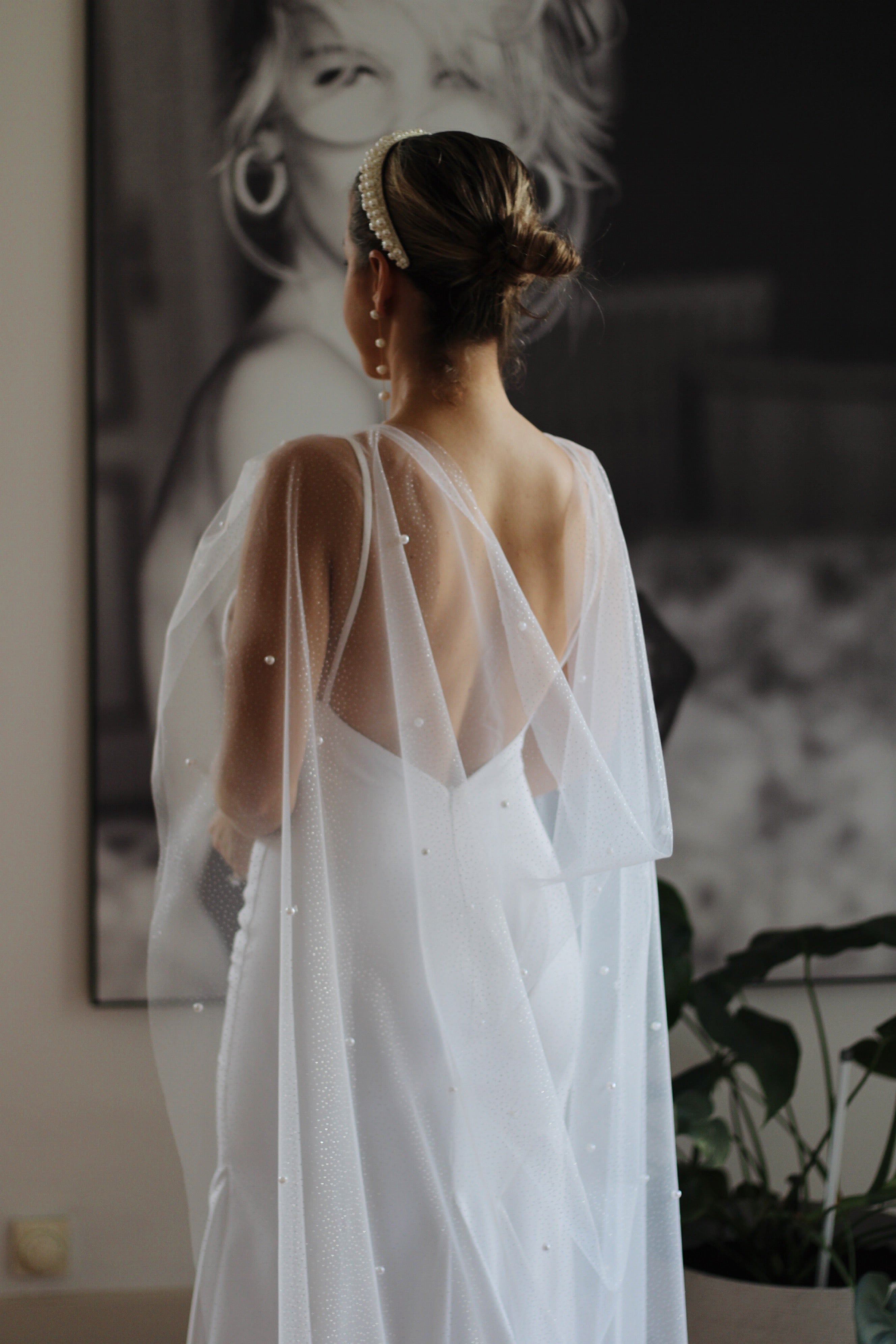 Sample Pearl Wedding Cape - Velo Bianco