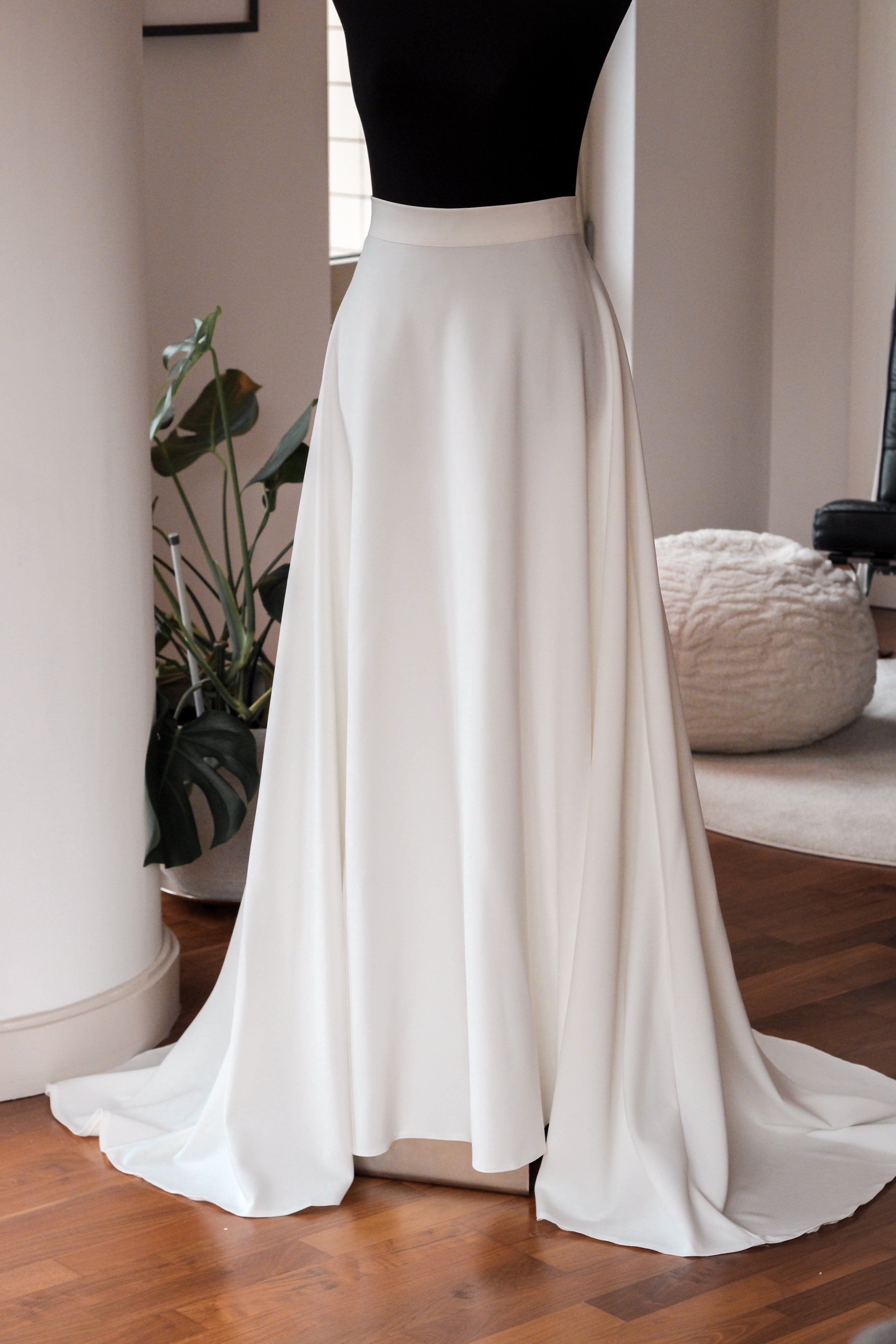 Detachable Crepe Bridal Overskirt - Velo Bianco