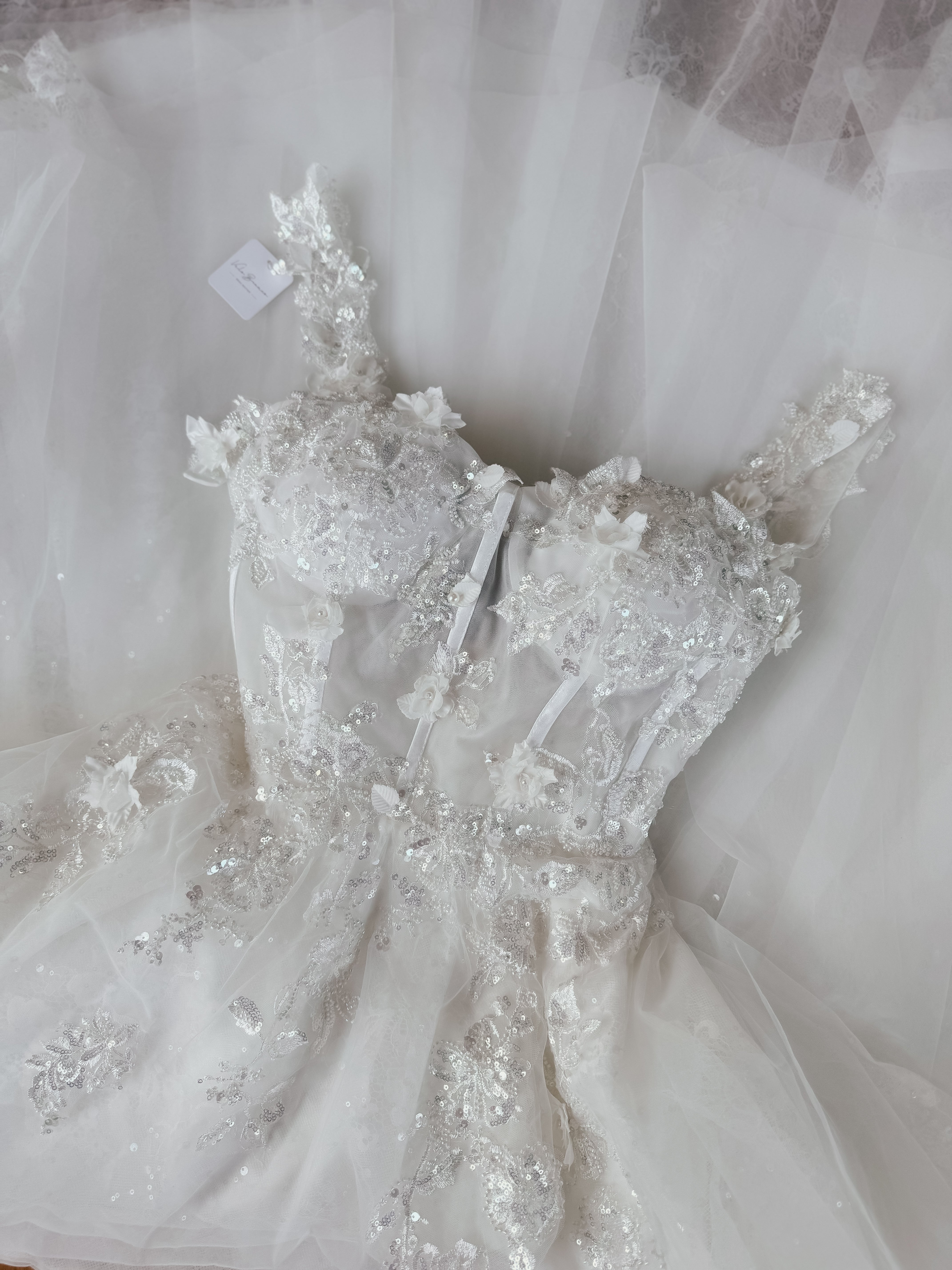 Gloria Floral Detail Bridal Gown - Velo Bianco
