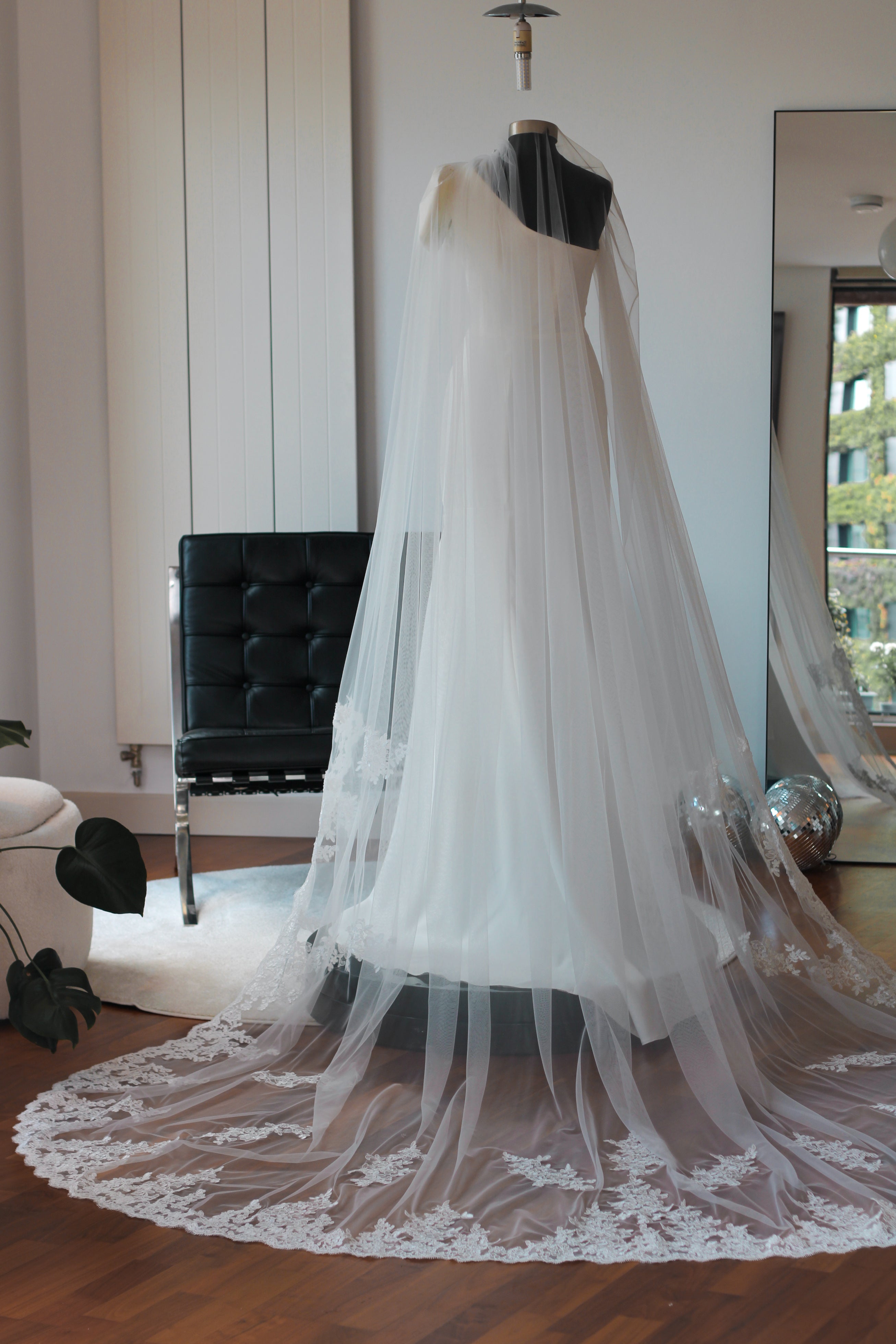 Chantilly Lace Cathedral Wedding Veil