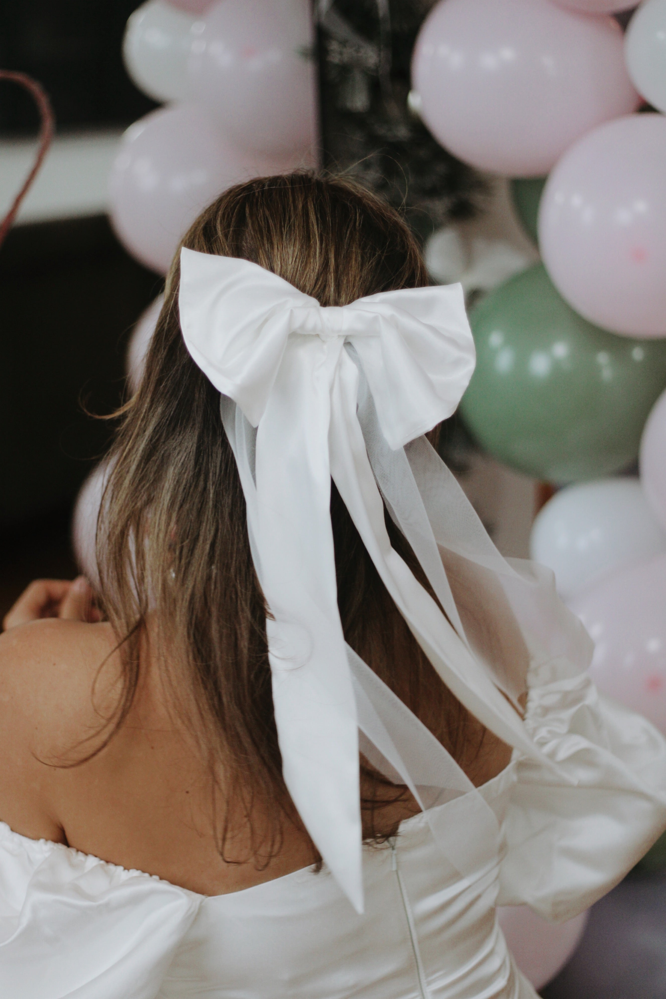 Michaela Satin Bow - Velo Bianco