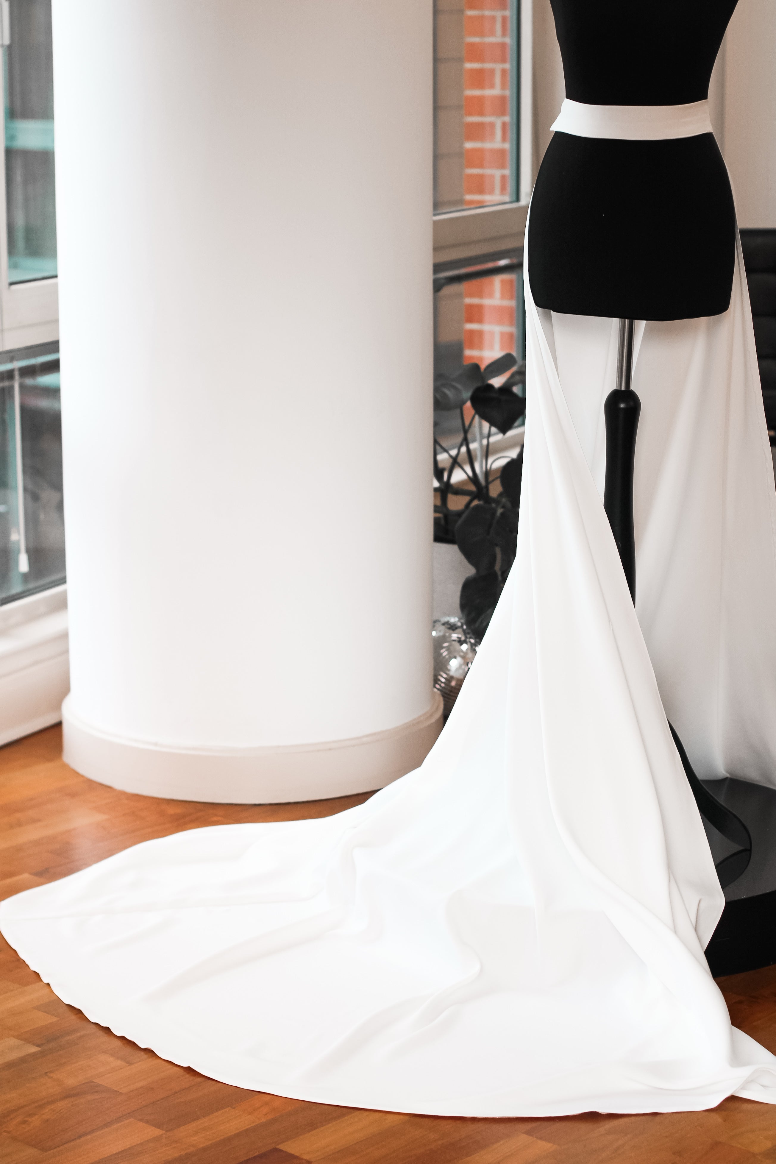 Luxury Crepe Wedding Train - Velo Bianco