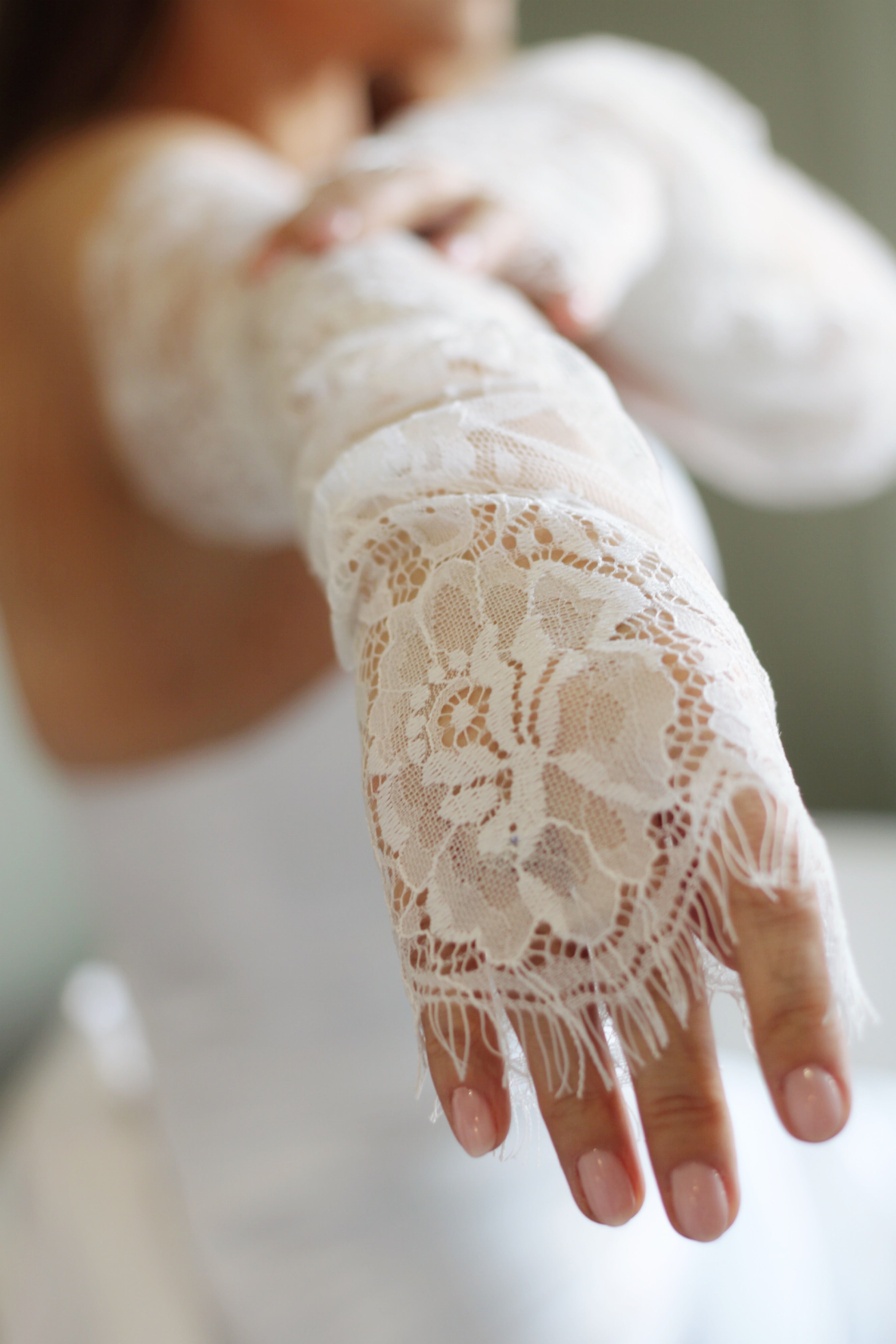 Charlotte Detachable Lace Sleeves - Velo Bianco