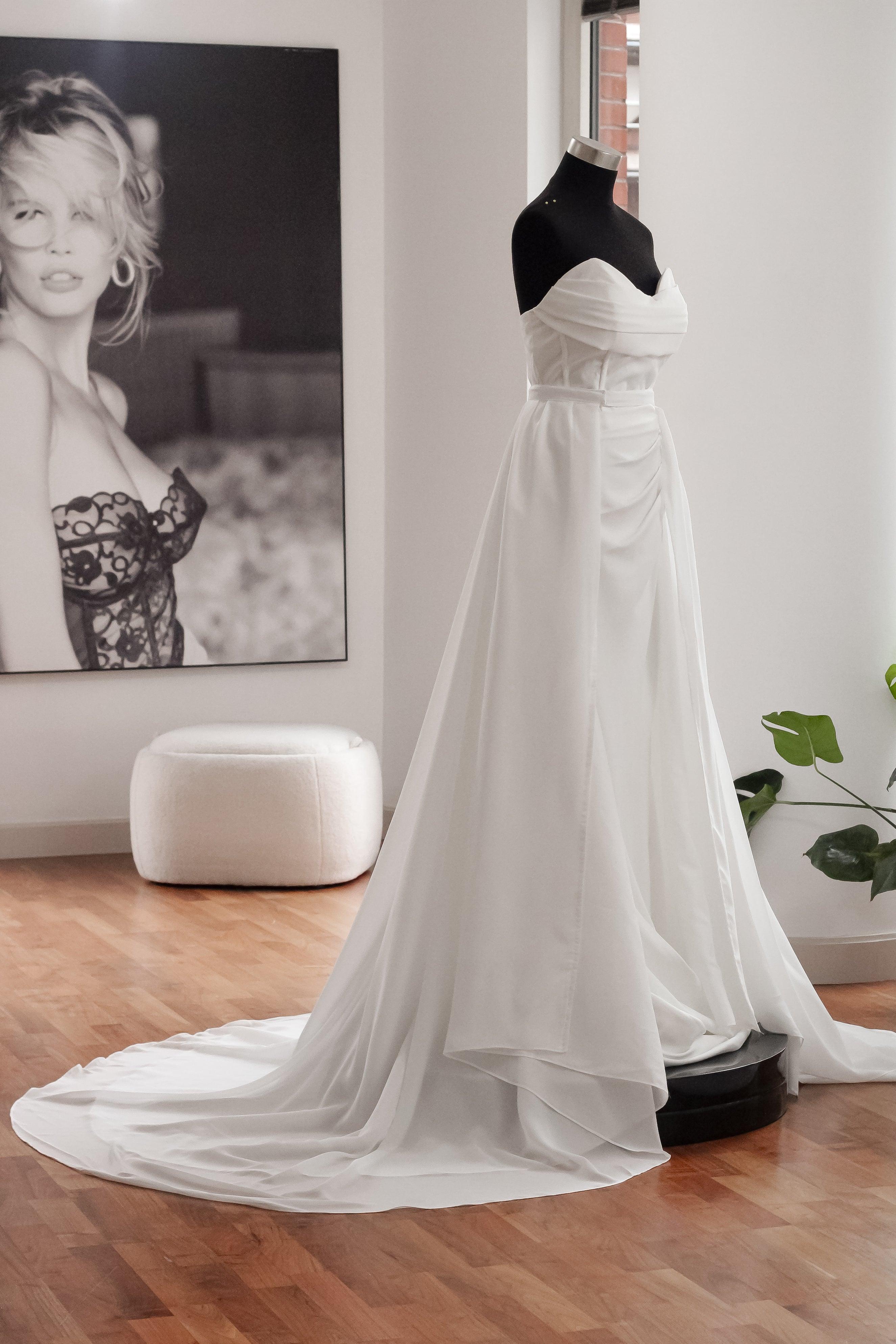 Deatchable Bridal Chiffon Overskirt - Velo Bianco