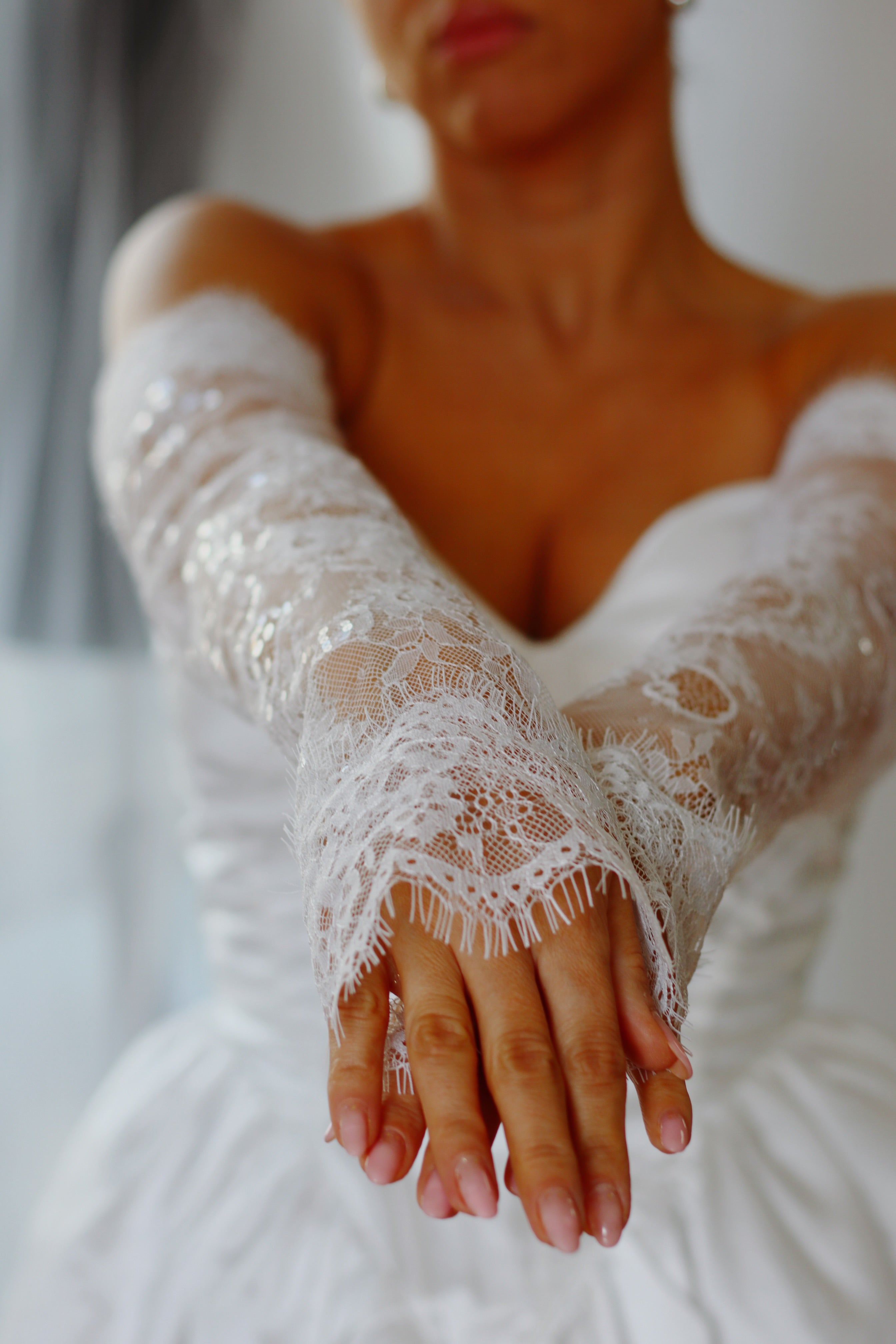 Luxury Detachable Lace Wedding Sleeves with Sequins
