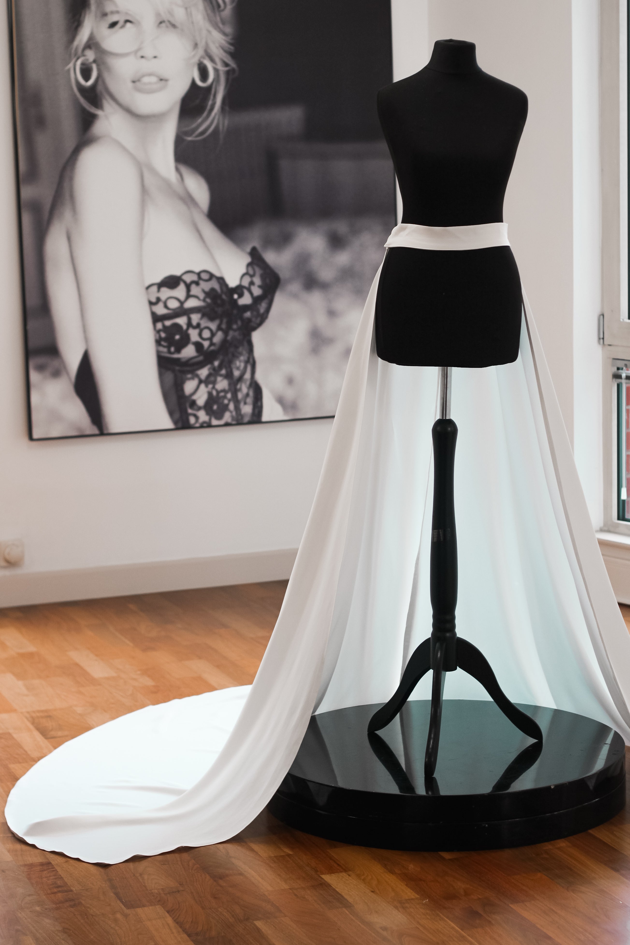 Luxury Crepe Wedding Train - Velo Bianco