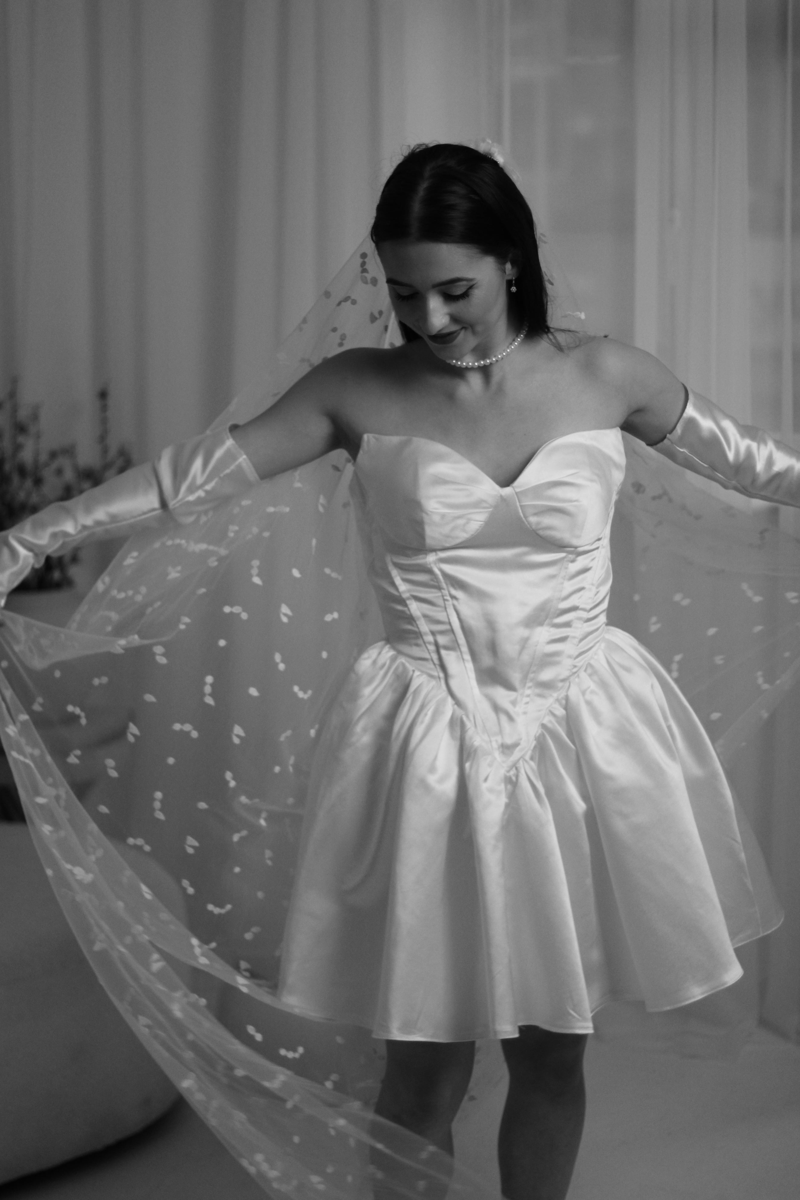 Mini Satin Wedding dress with 3d patterned wedding veil