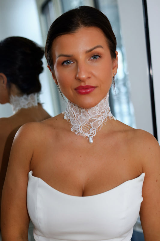 Vintage Inspired Lace Bridal Choker with Drop Pearls