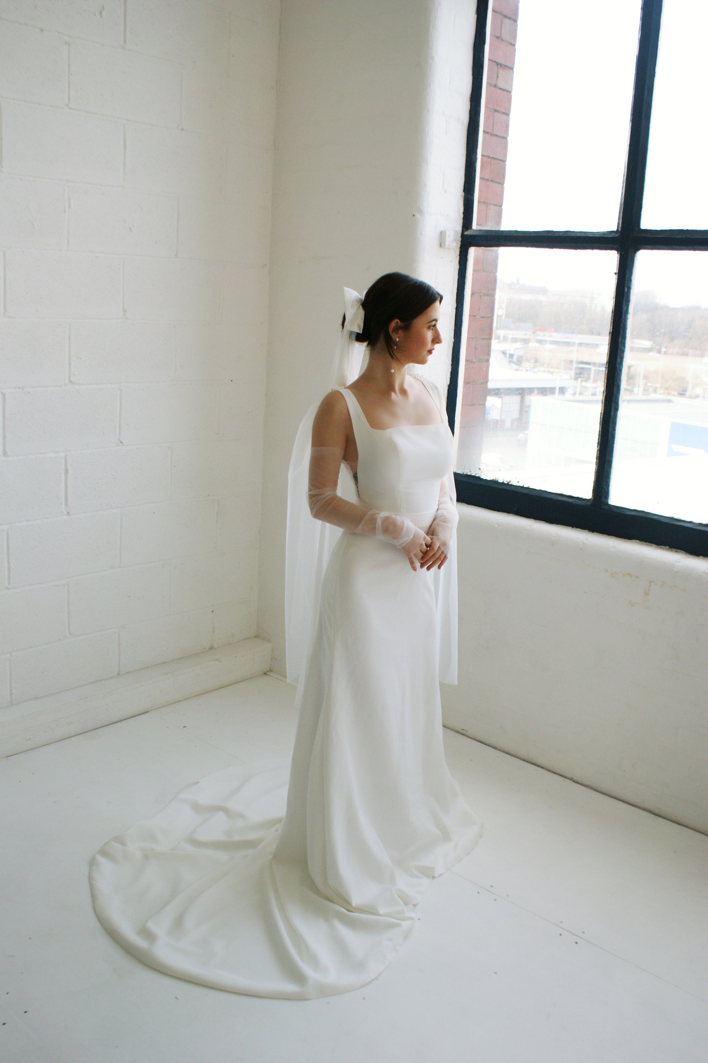 Perla Crepe Bridal Gown - Velo Bianco