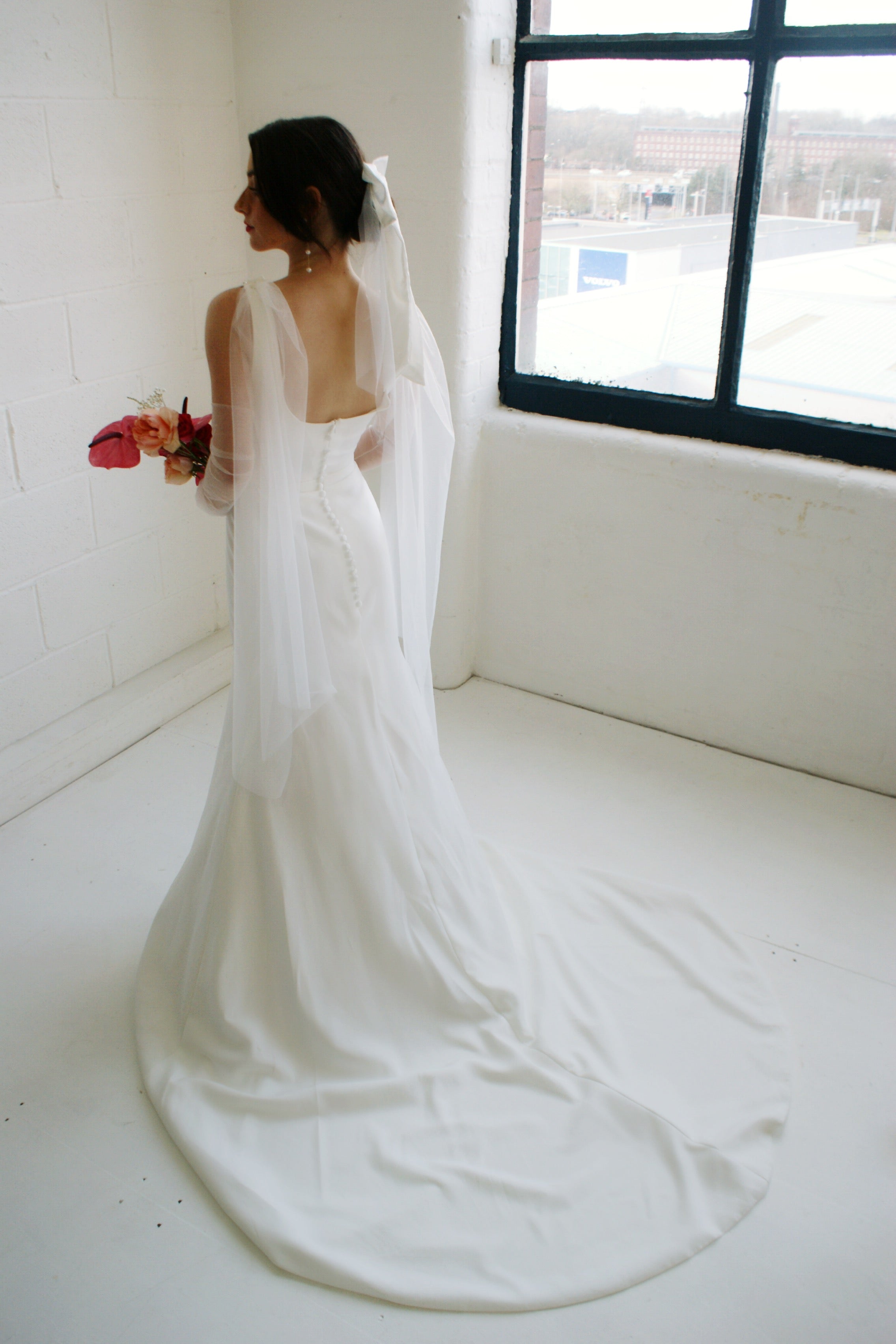 Perla Crepe Bridal Gown - Velo Bianco