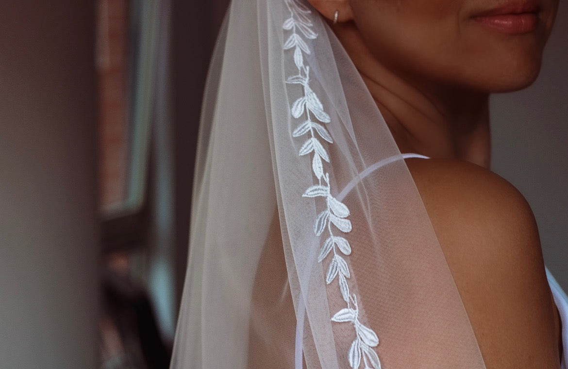 Cathedral Wedding Veil Leaf Trim - Velo Bianco