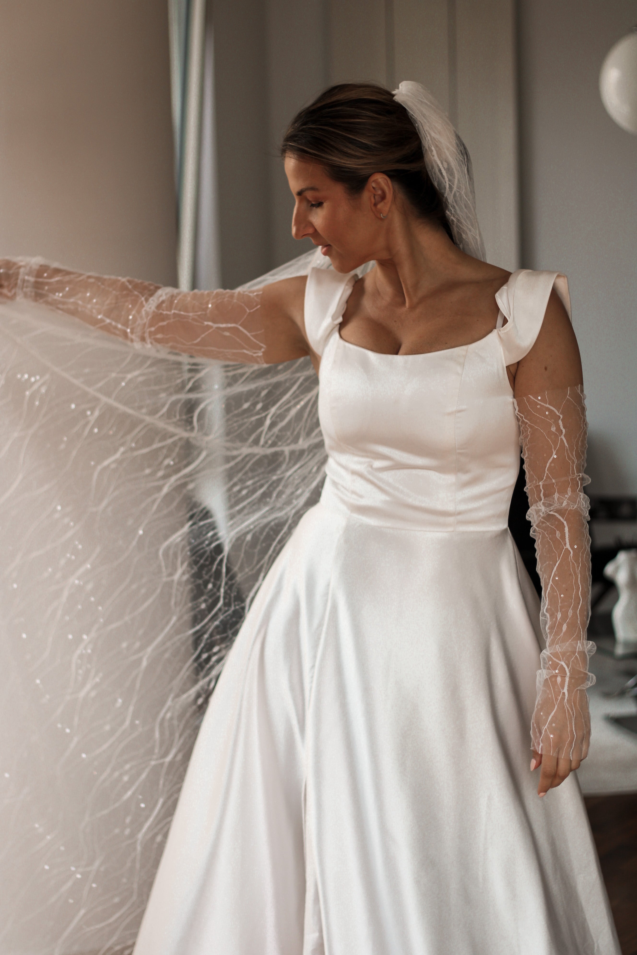 Luxury Patterned Fingerless Bridal Gloves - Velo Bianco