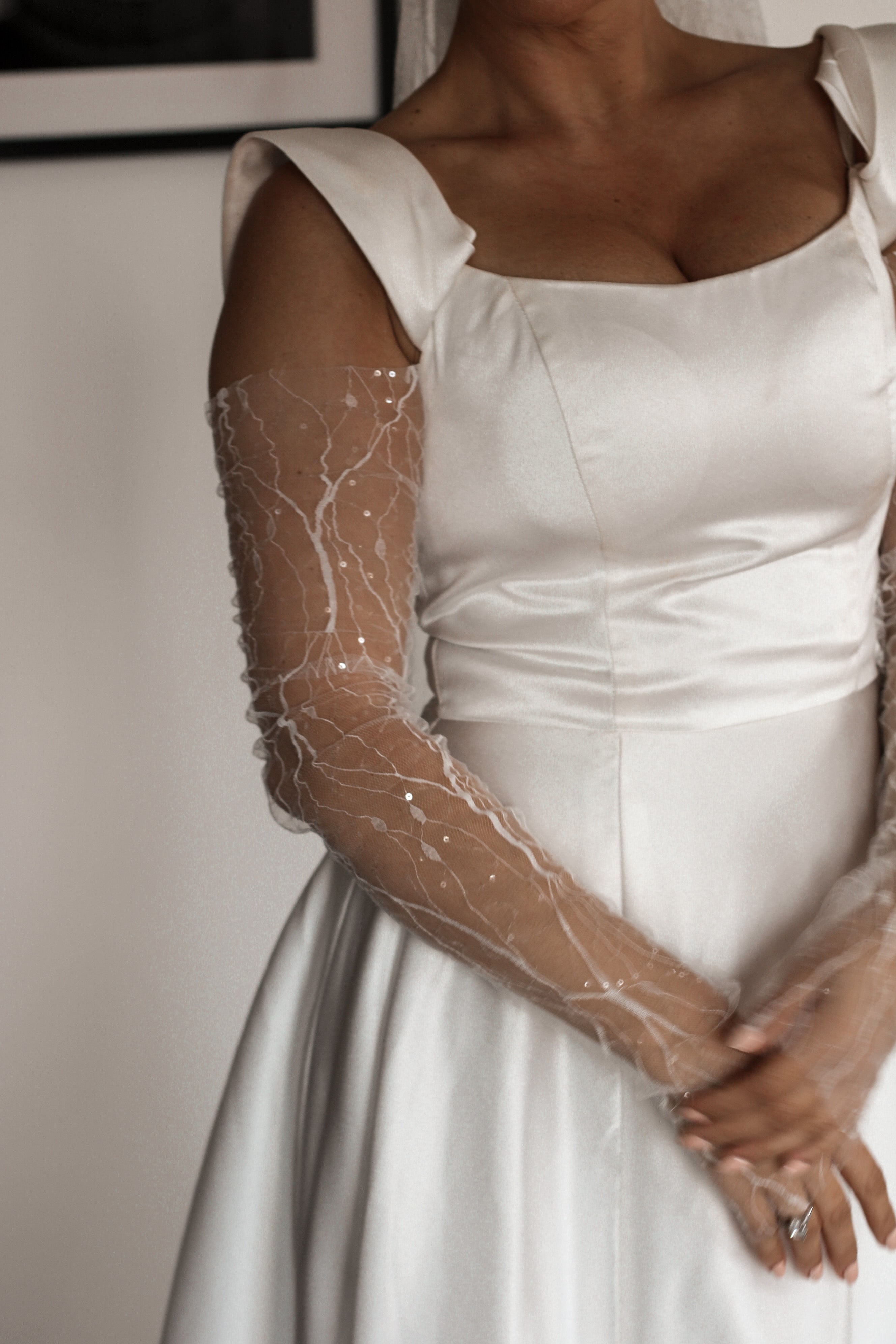Luxury Patterned Fingerless Bridal Gloves - Velo Bianco
