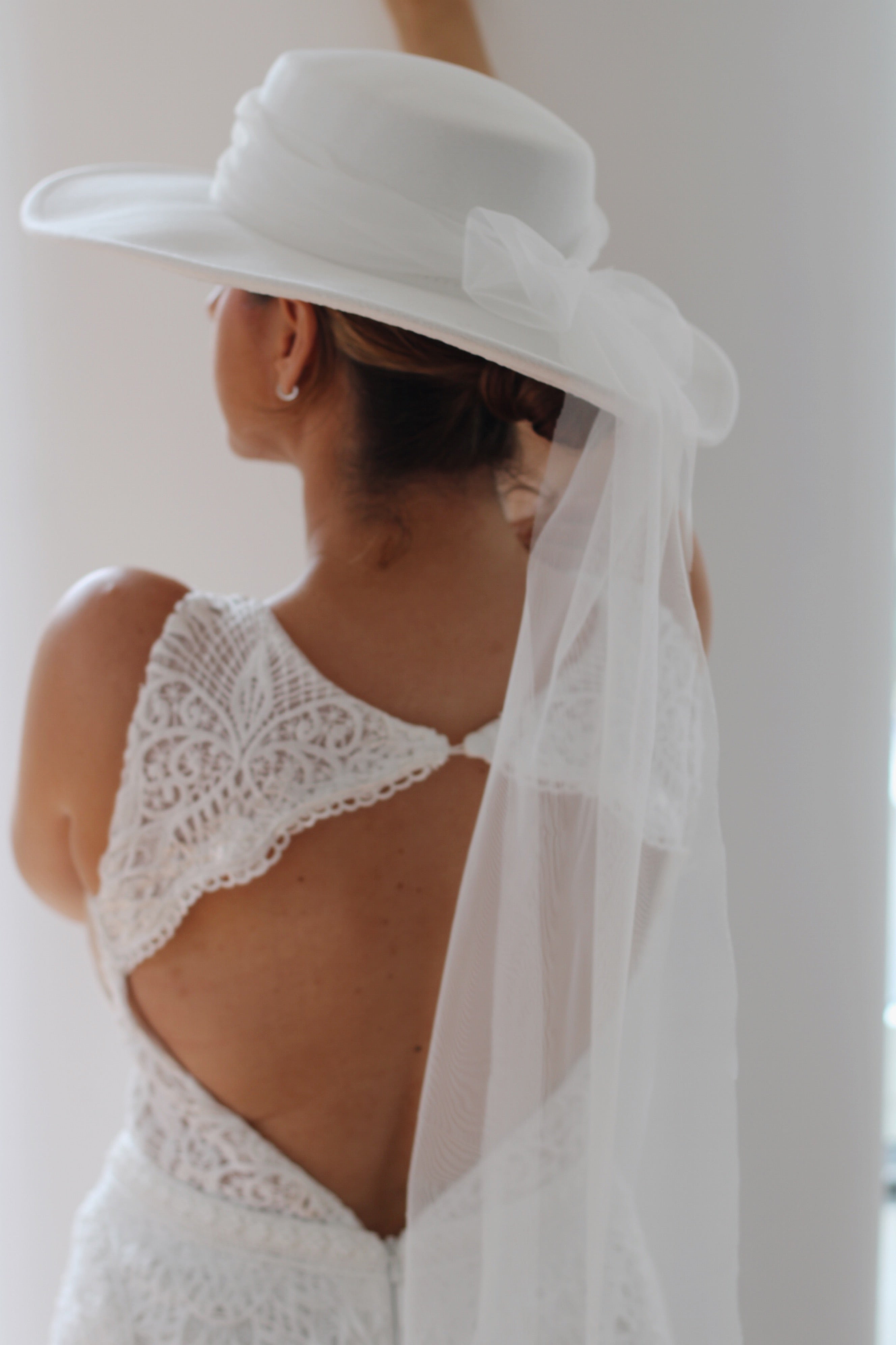 White Bridal Hat with tulle train - Velo Bianco