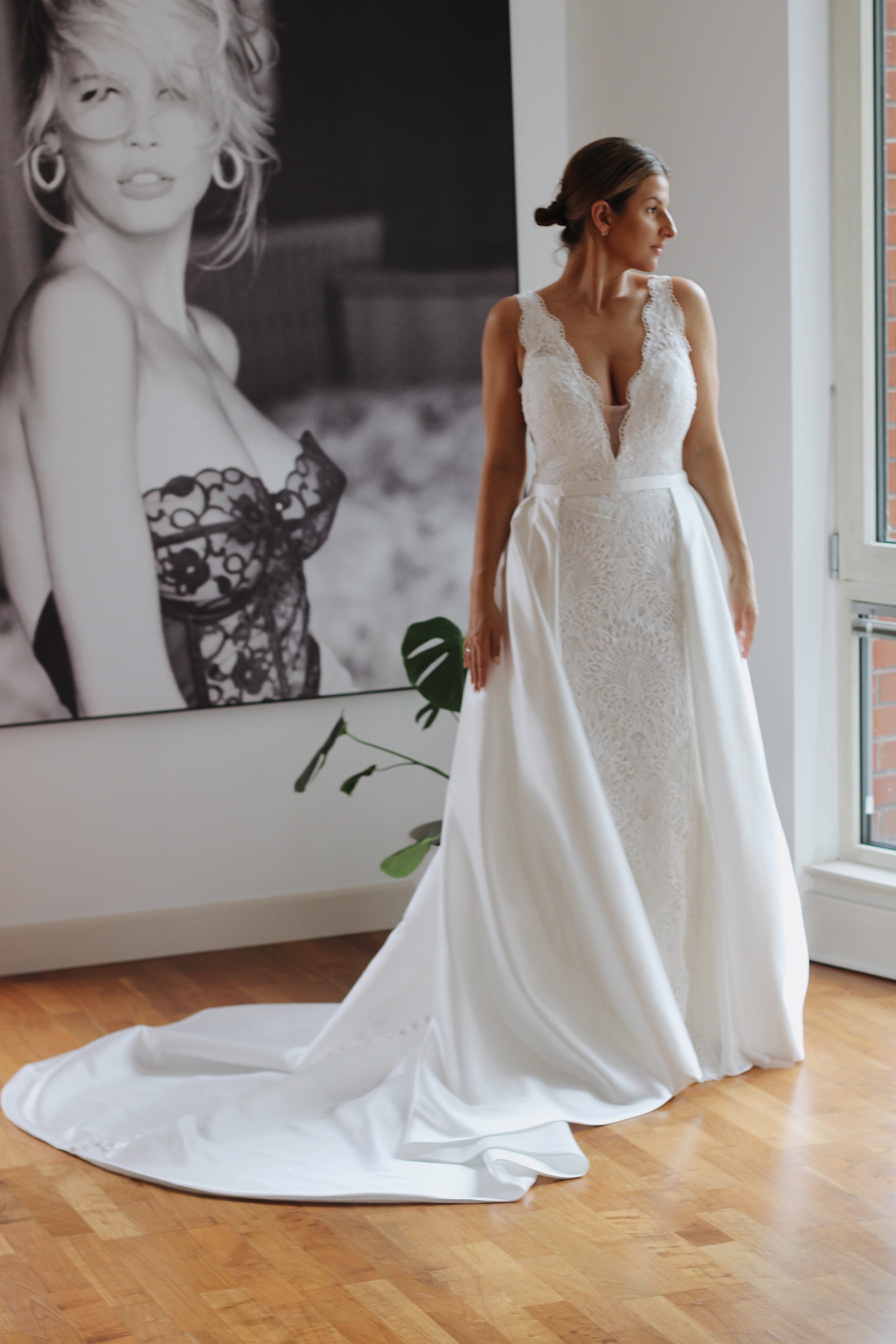Luxury Satin Bridal Overskirt - Velo Bianco