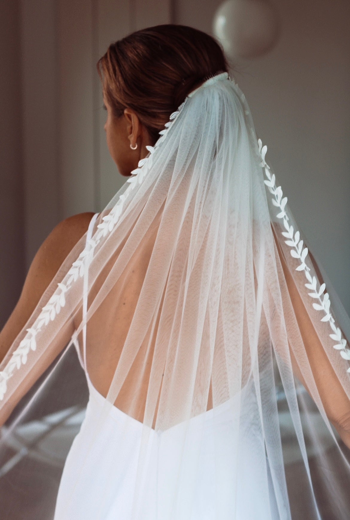 Cathedral Wedding Veil Leaf Trim - Velo Bianco