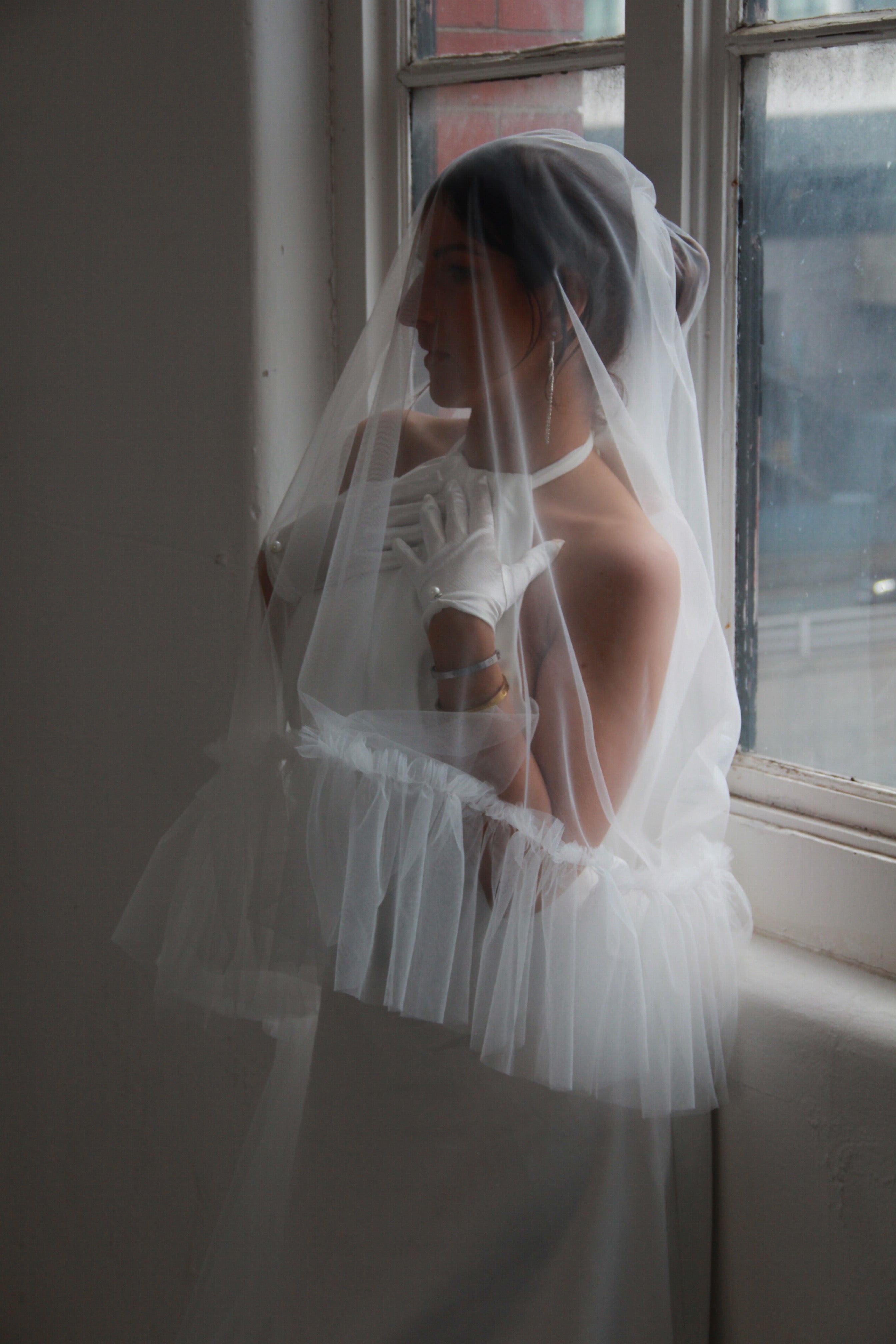 White Pearl Satin Bridal Gloves - Velo Bianco