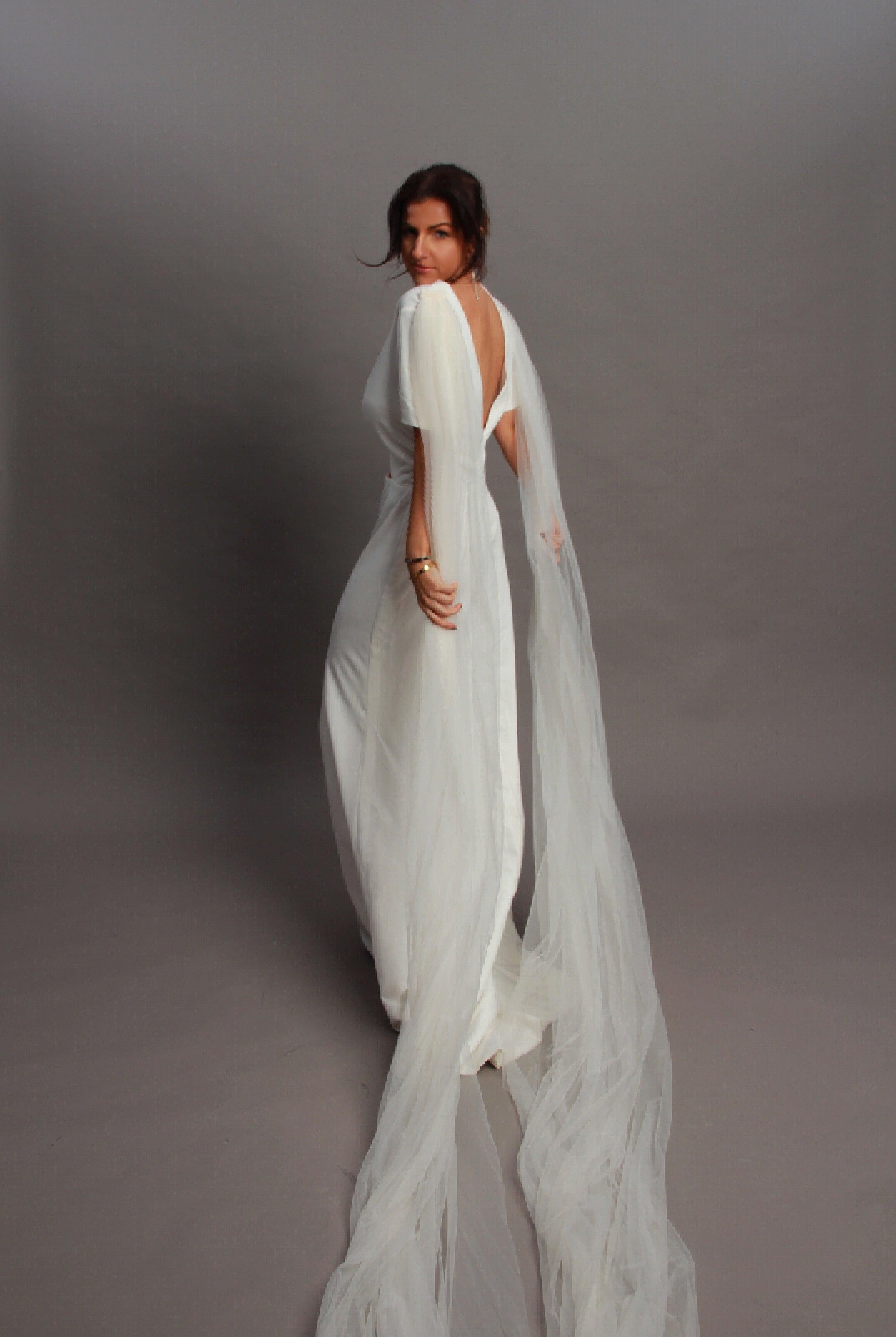 Elle Crepe Wedding Dress - Velo Bianco
