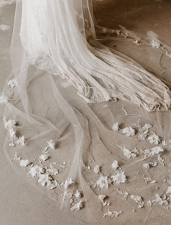 Floral 3D Cathedral Wedding Veil - Velo Bianco