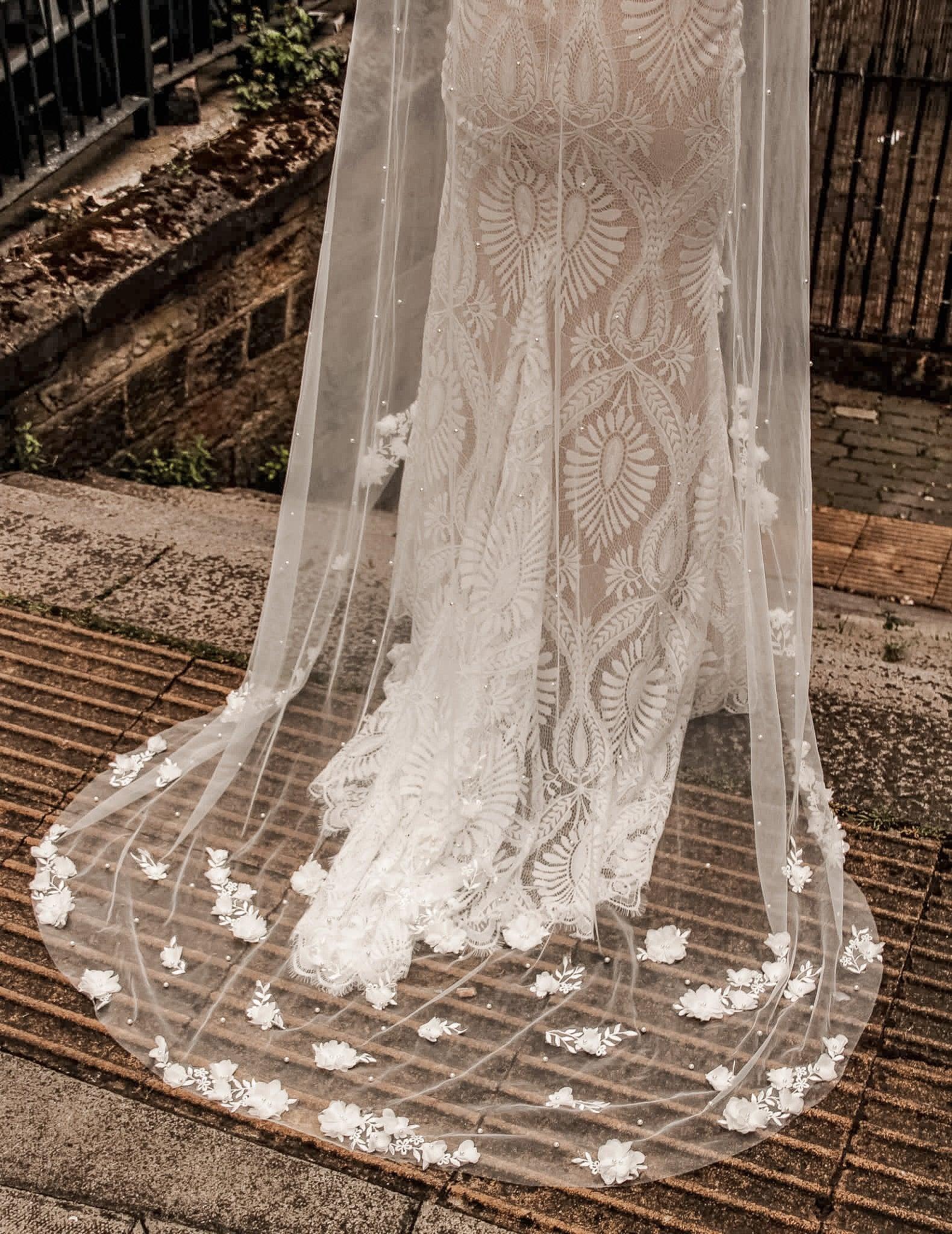 Floral 3D Cathedral Wedding Veil - Velo Bianco