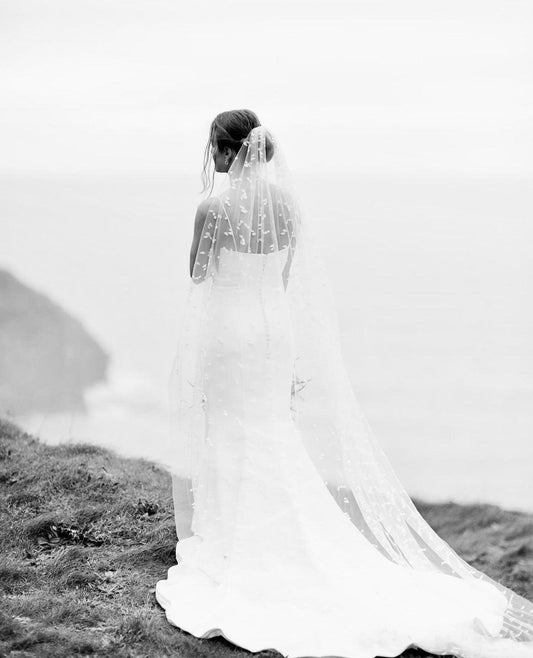 3D Petal Cathedral Wedding Veil - Velo Bianco