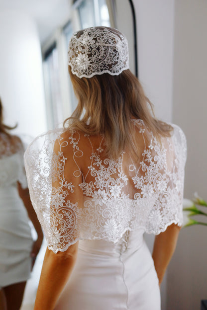 Wedding cape with Juliette cap