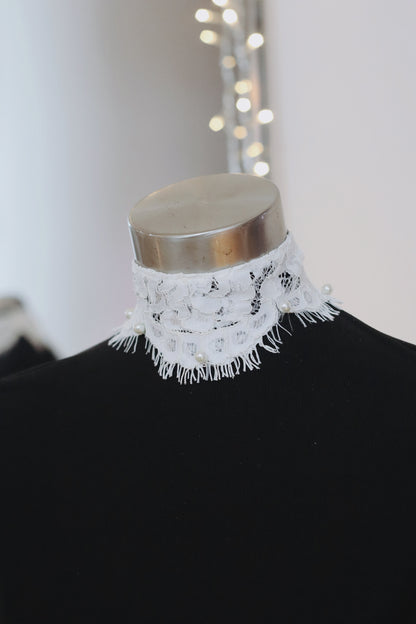 Ivory Chantilly Lace Bridal Choker with Pearls