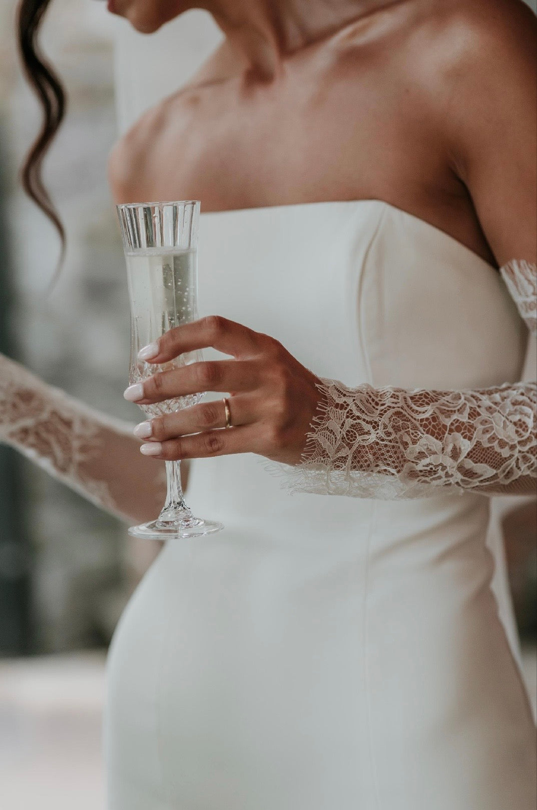 Chantilly Lace Scallop Bridal Sleeves