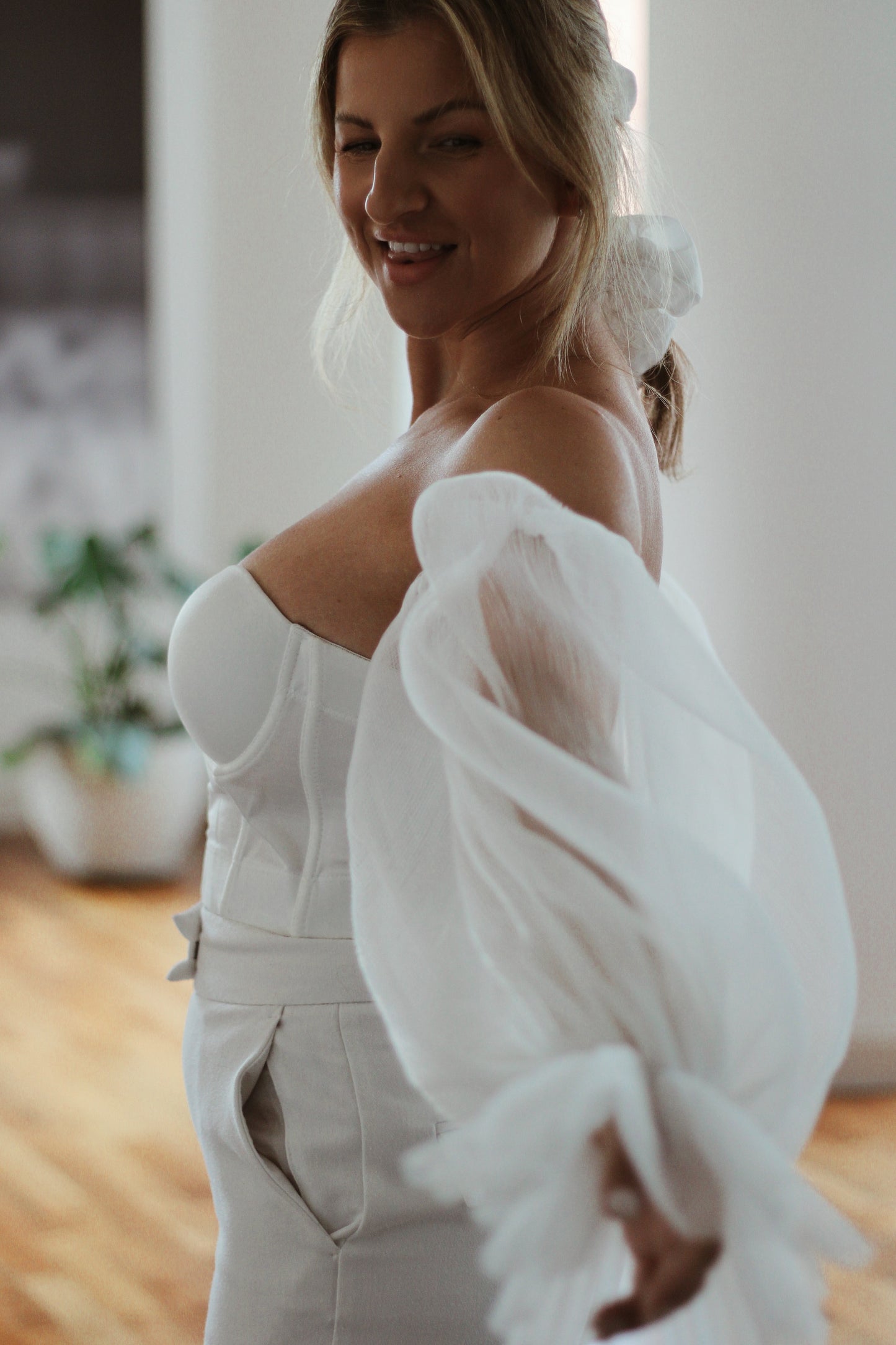 White Tulle Wedding Sleeves - Velo Bianco