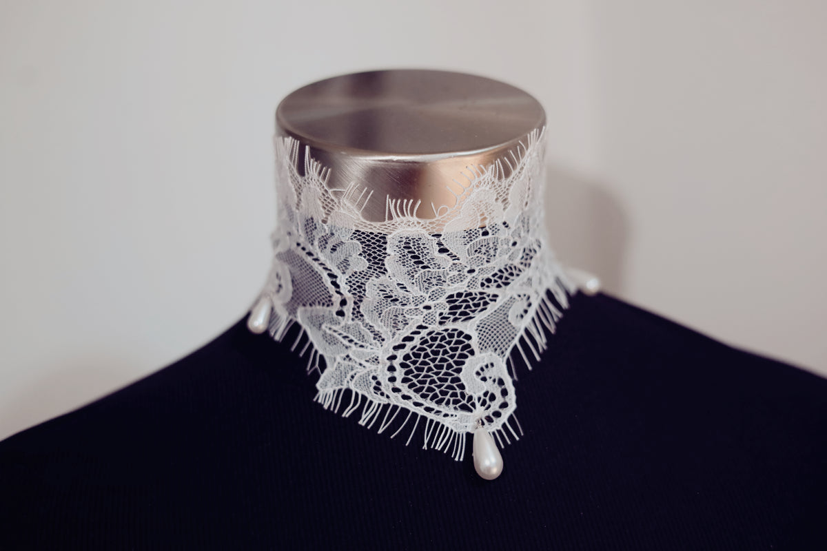 Vintage Inspired Lace Bridal Choker with Drop Pearls