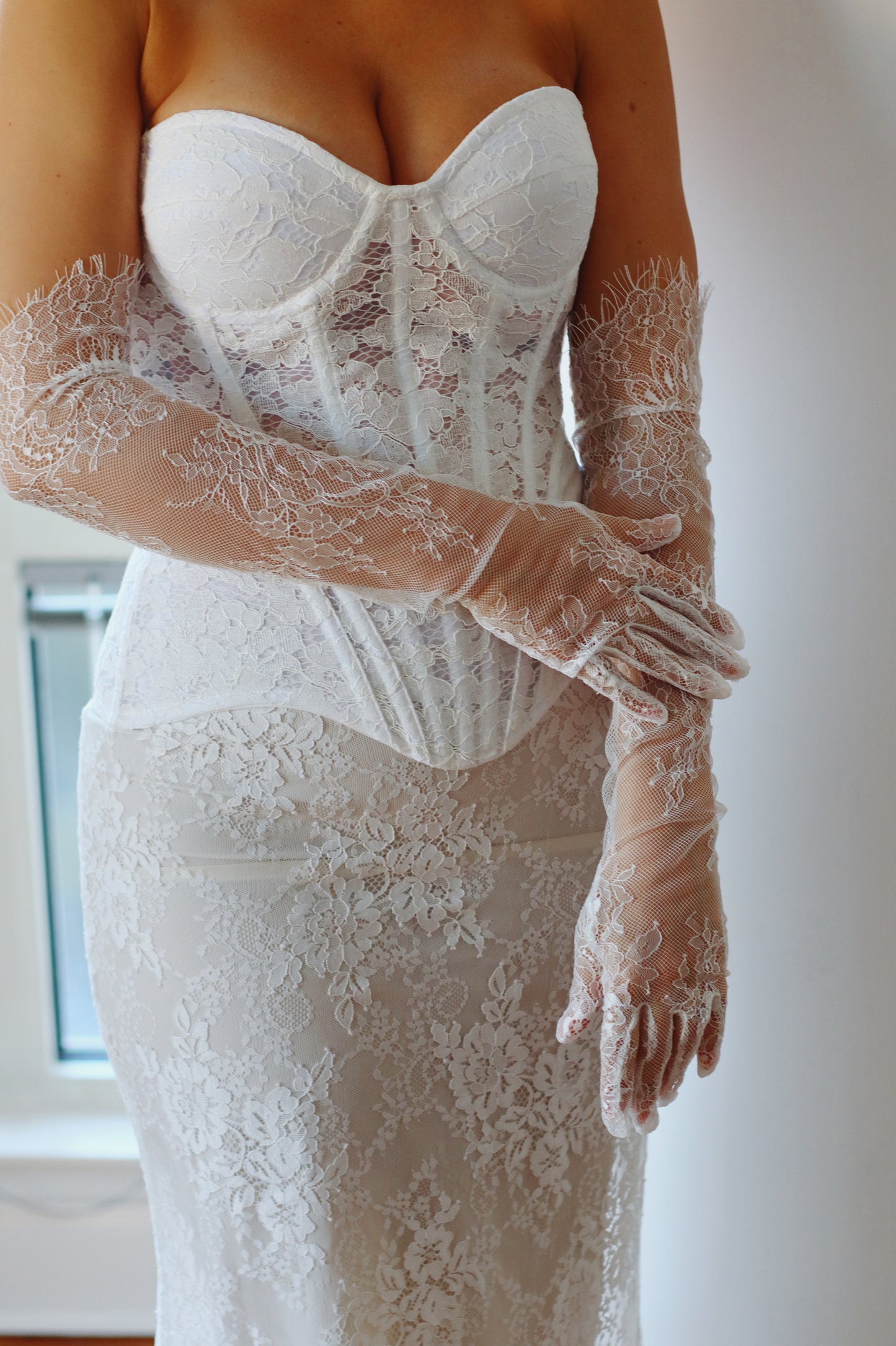 French Long Lace Gloves