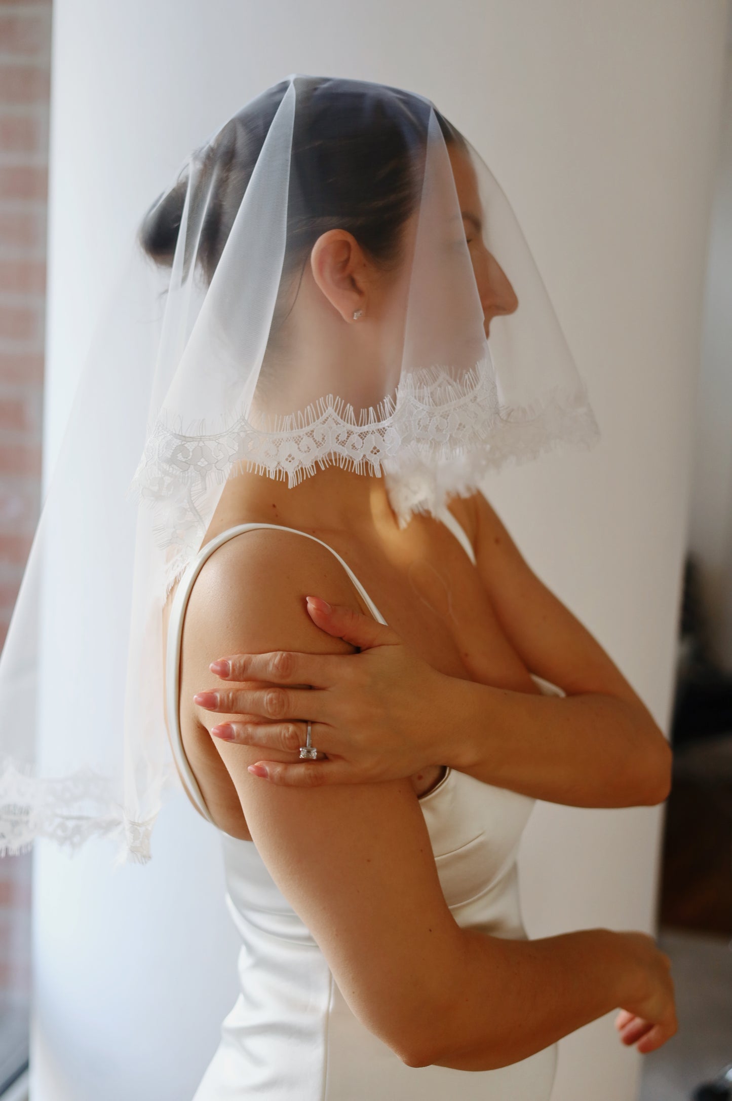 Lace Trim Short Wedding Veil