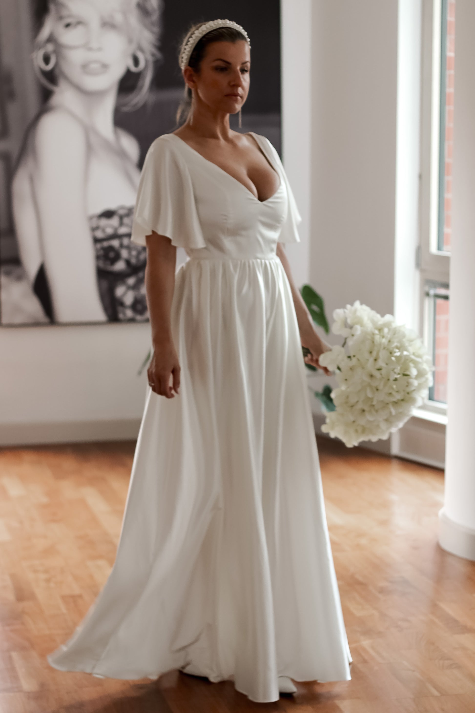 Daphne Satin Wedding Dress - Velo Bianco
