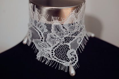 Vintage Inspired Lace Bridal Choker with Drop Pearls