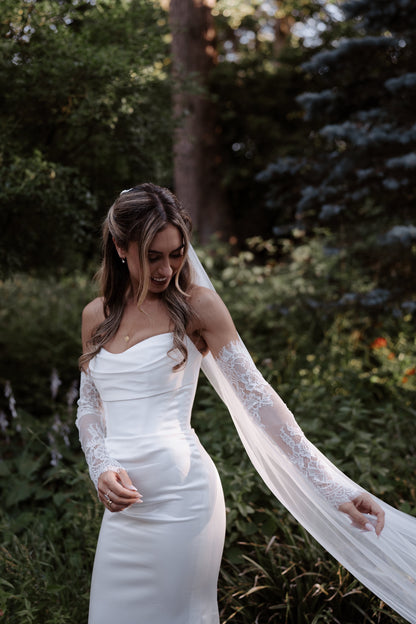 Chantilly Lace Scallop Bridal Sleeves