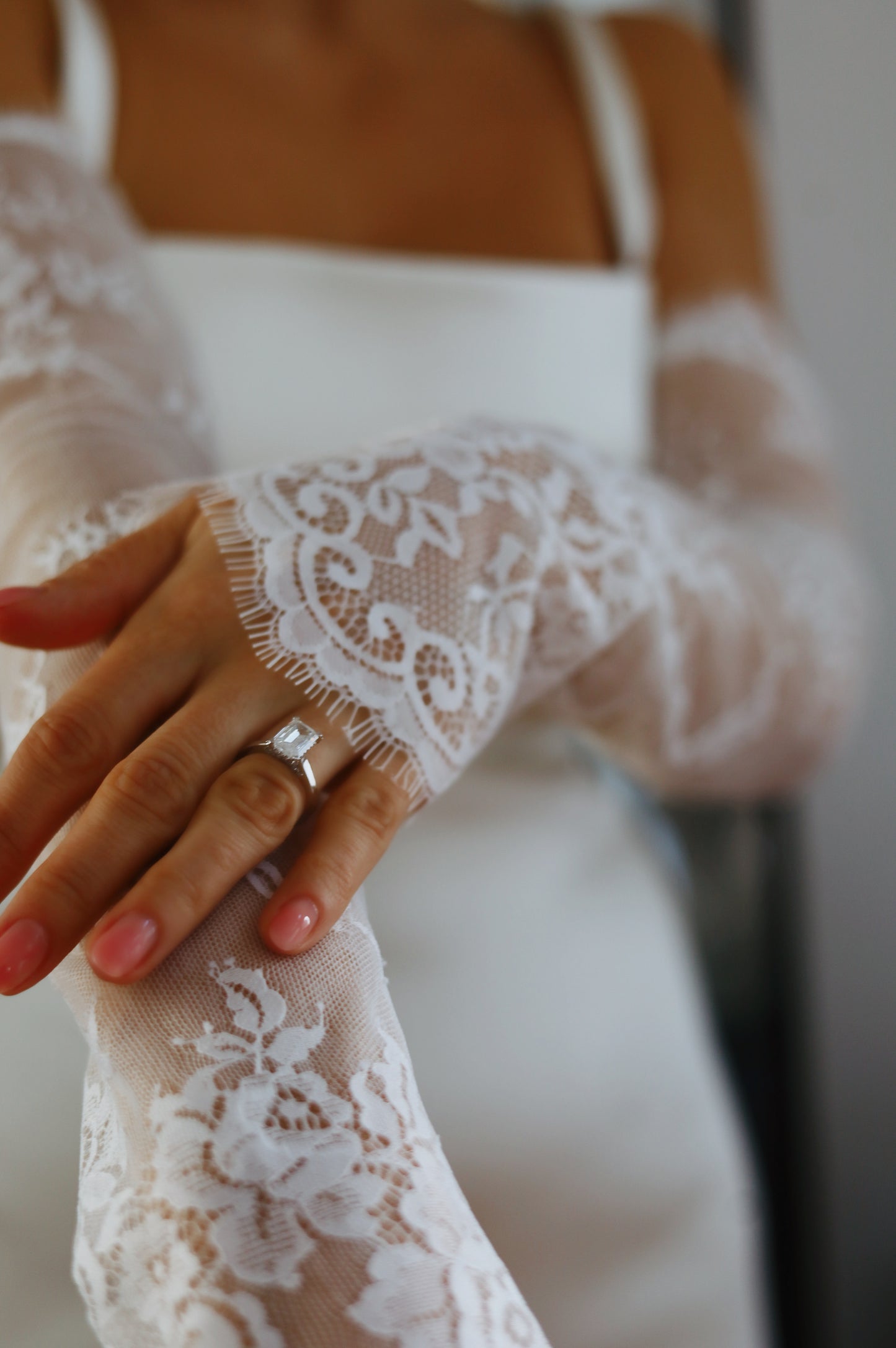 Lace Scallop Edge Bridal Sleeves