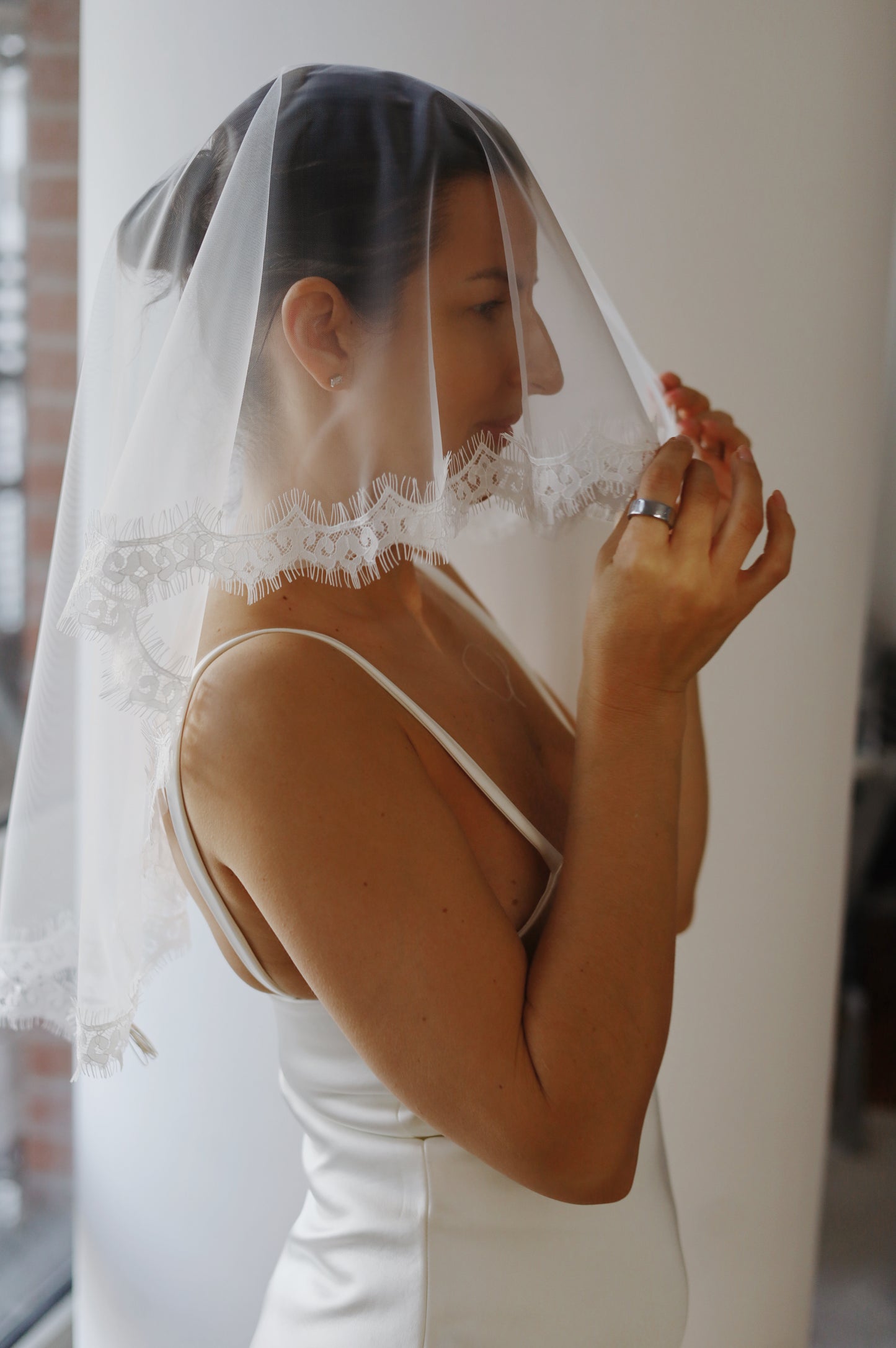 Lace Trim Short Wedding Veil
