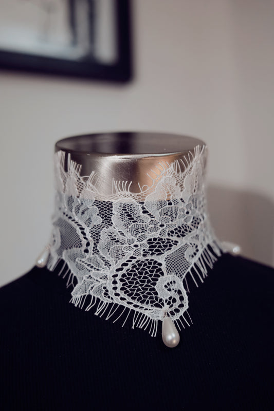 Vintage Inspired Lace Bridal Choker with Drop Pearls