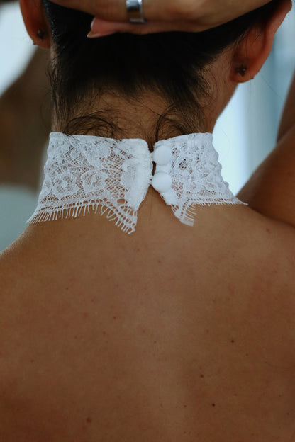 Chantilly Lace Rose Bridal Choker