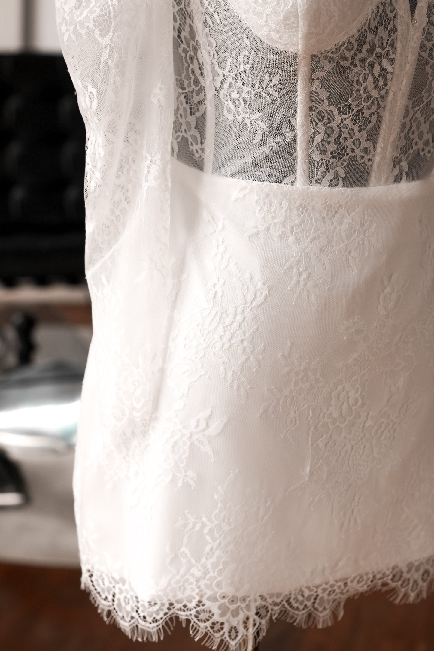 Evelyn Lace Mini Bridal Dress - Velo Bianco