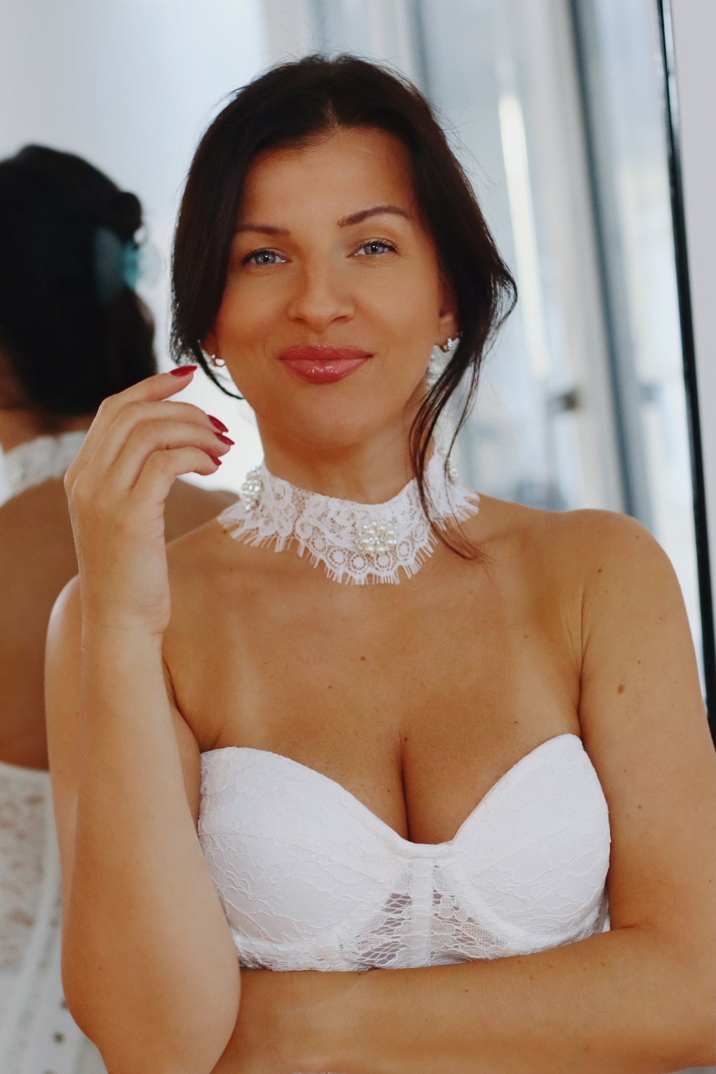 Lace and Pearl Bridal Choker