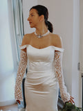 Pearl-Embellished Fingerless Bridal Gloves – Luxury Lace Wedding Sleeves