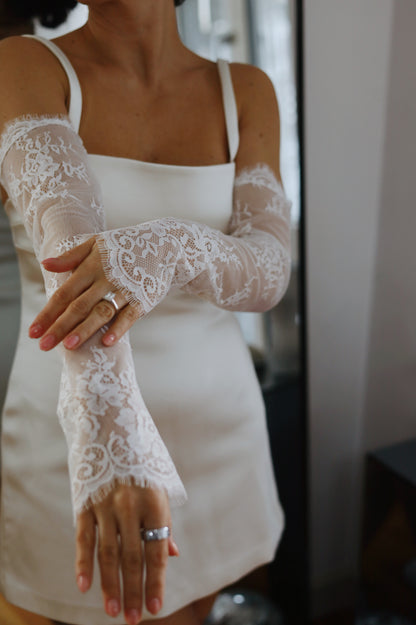Lace Scallop Edge Bridal Sleeves