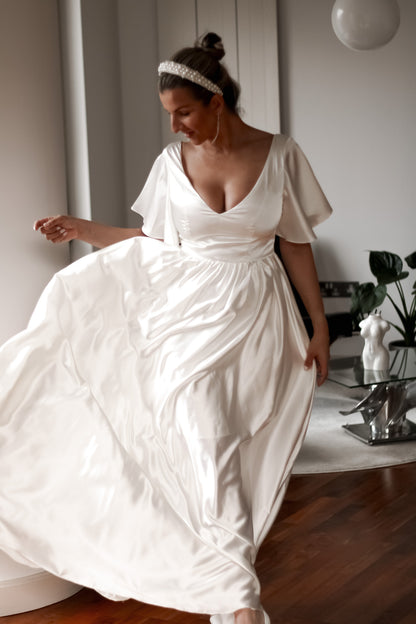 Daphne Satin Wedding Dress - Velo Bianco