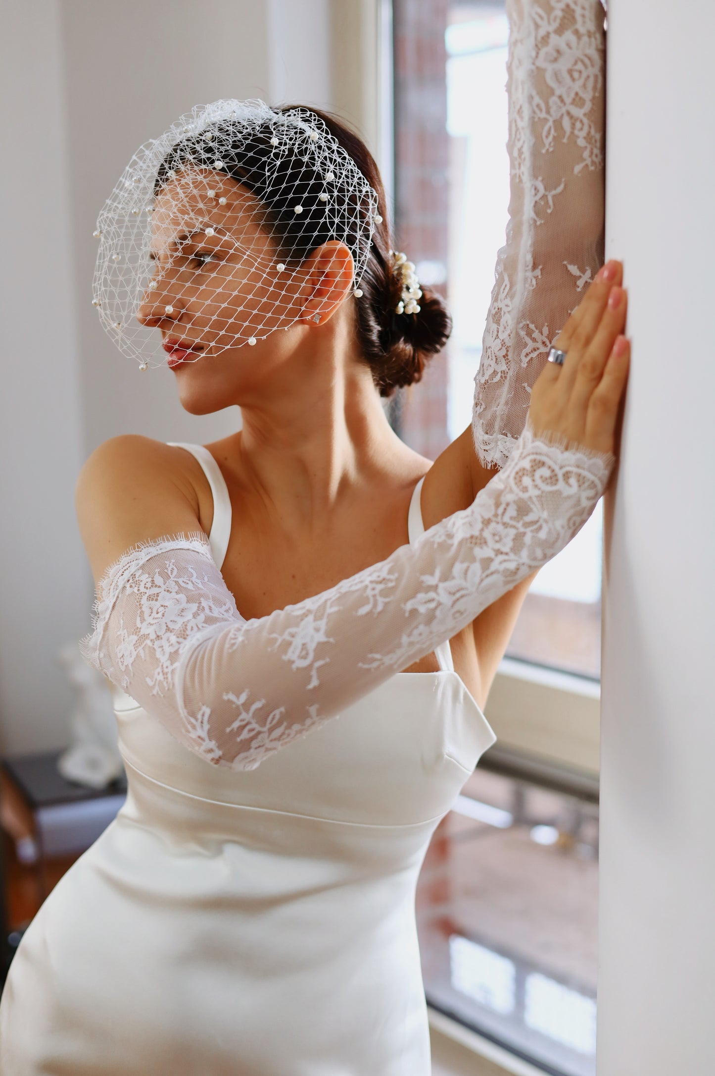 Lace Scallop Edge Bridal Sleeves